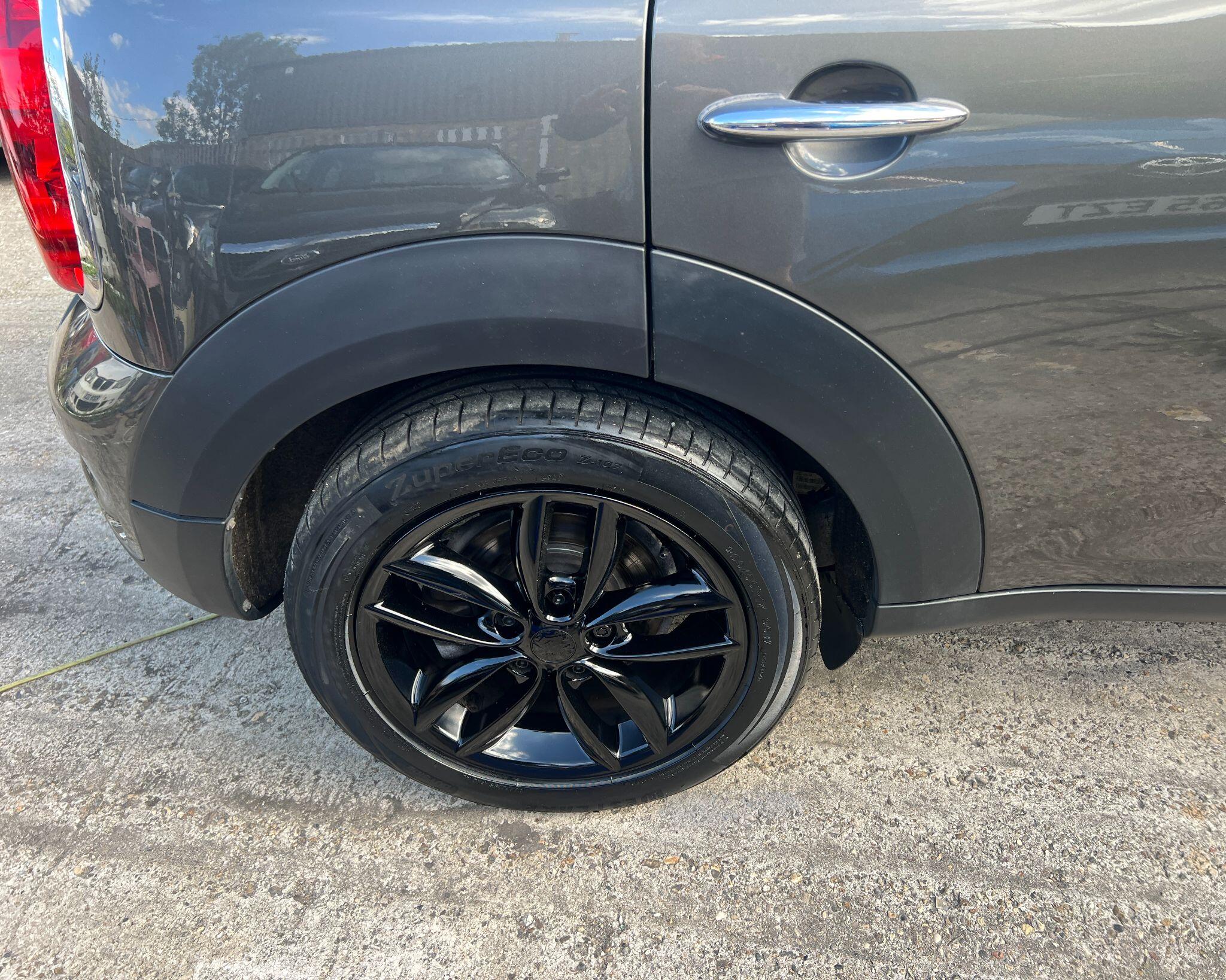 Mini Countryman view 24