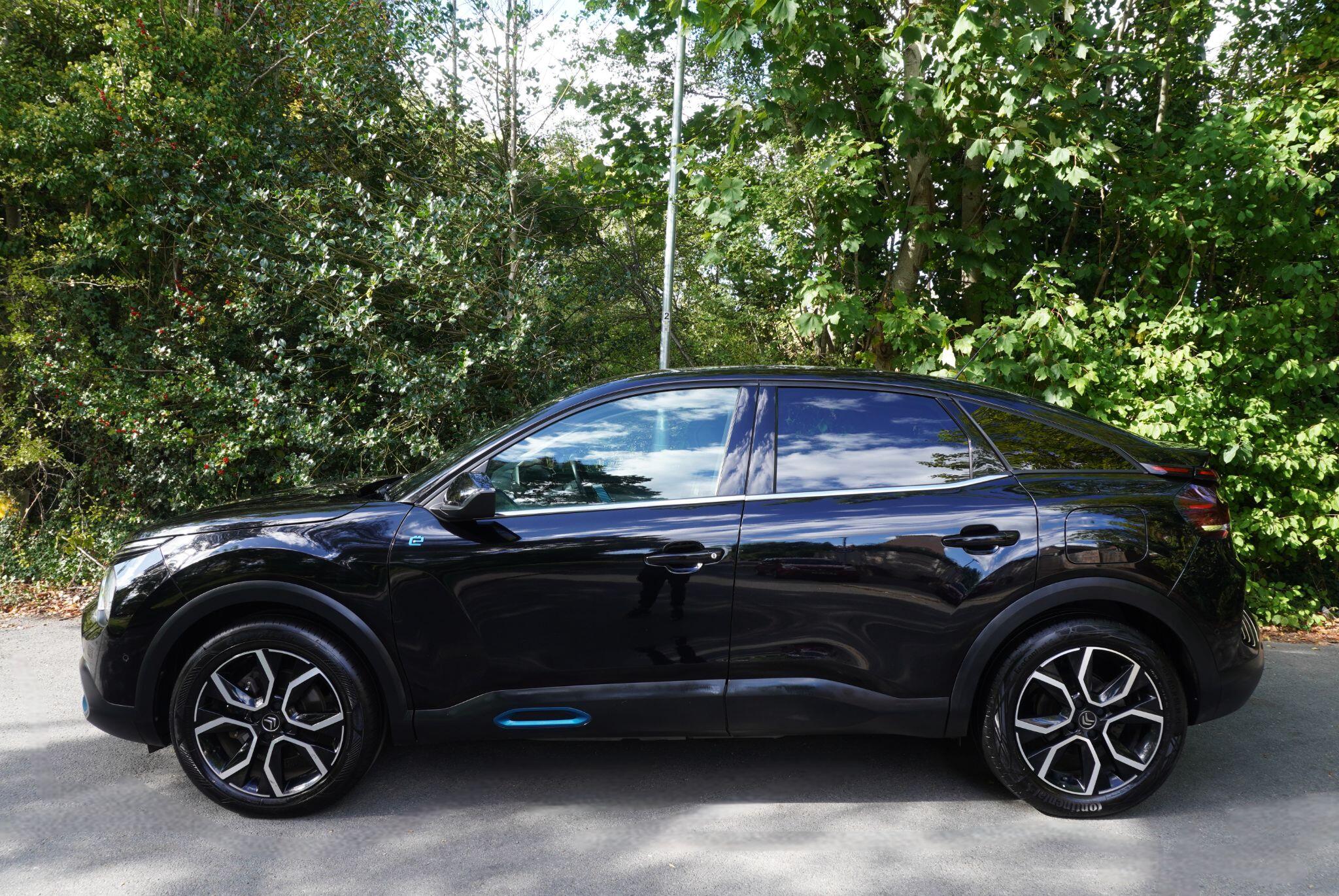 Citroen e-C4 view 4