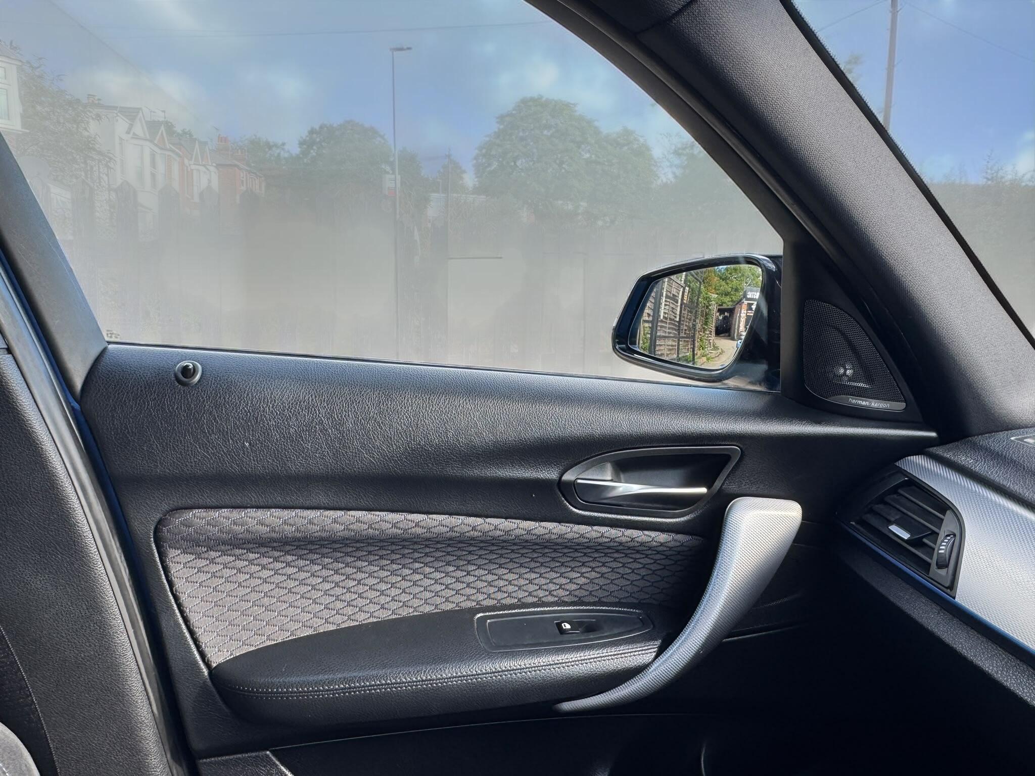 BMW 1 Series view 24