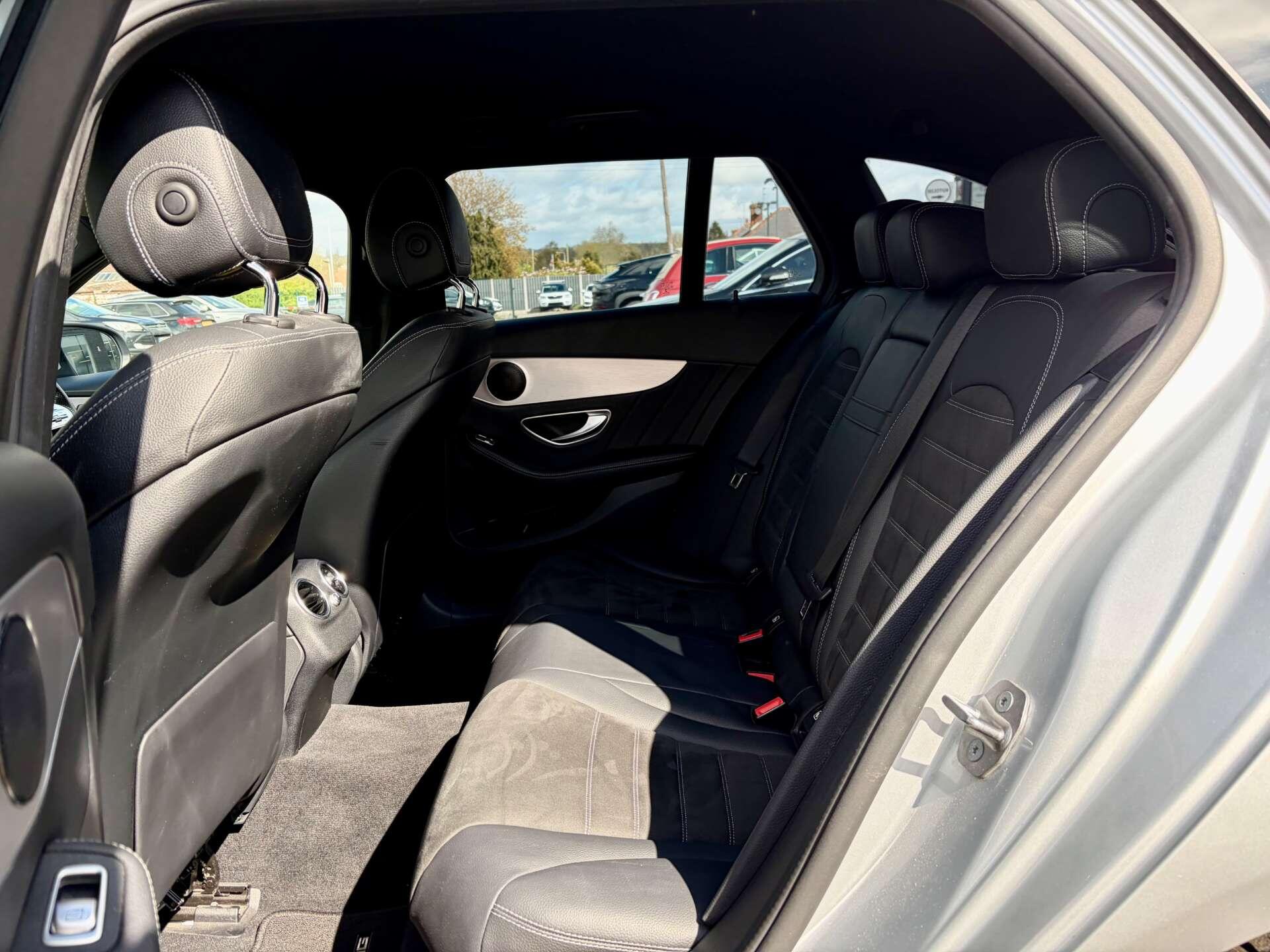 Mercedes-Benz C Class view 22