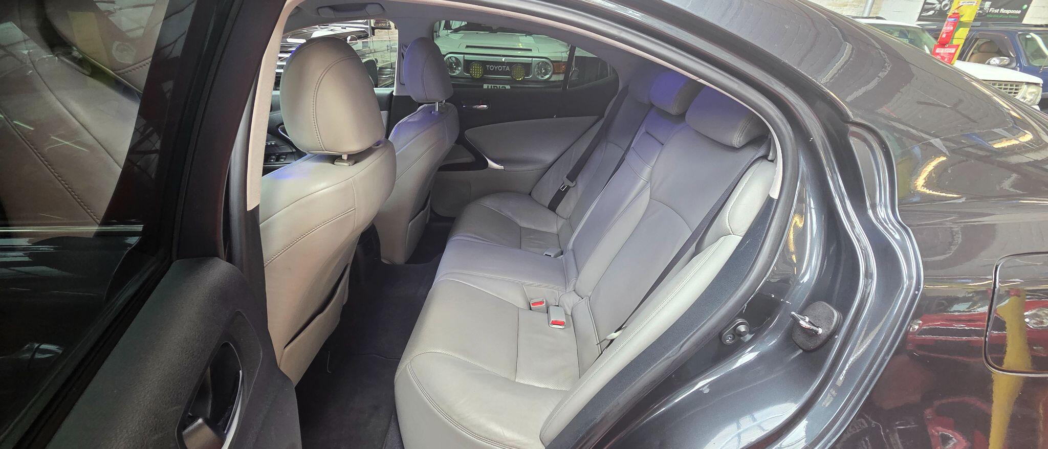 Lexus IS view 11