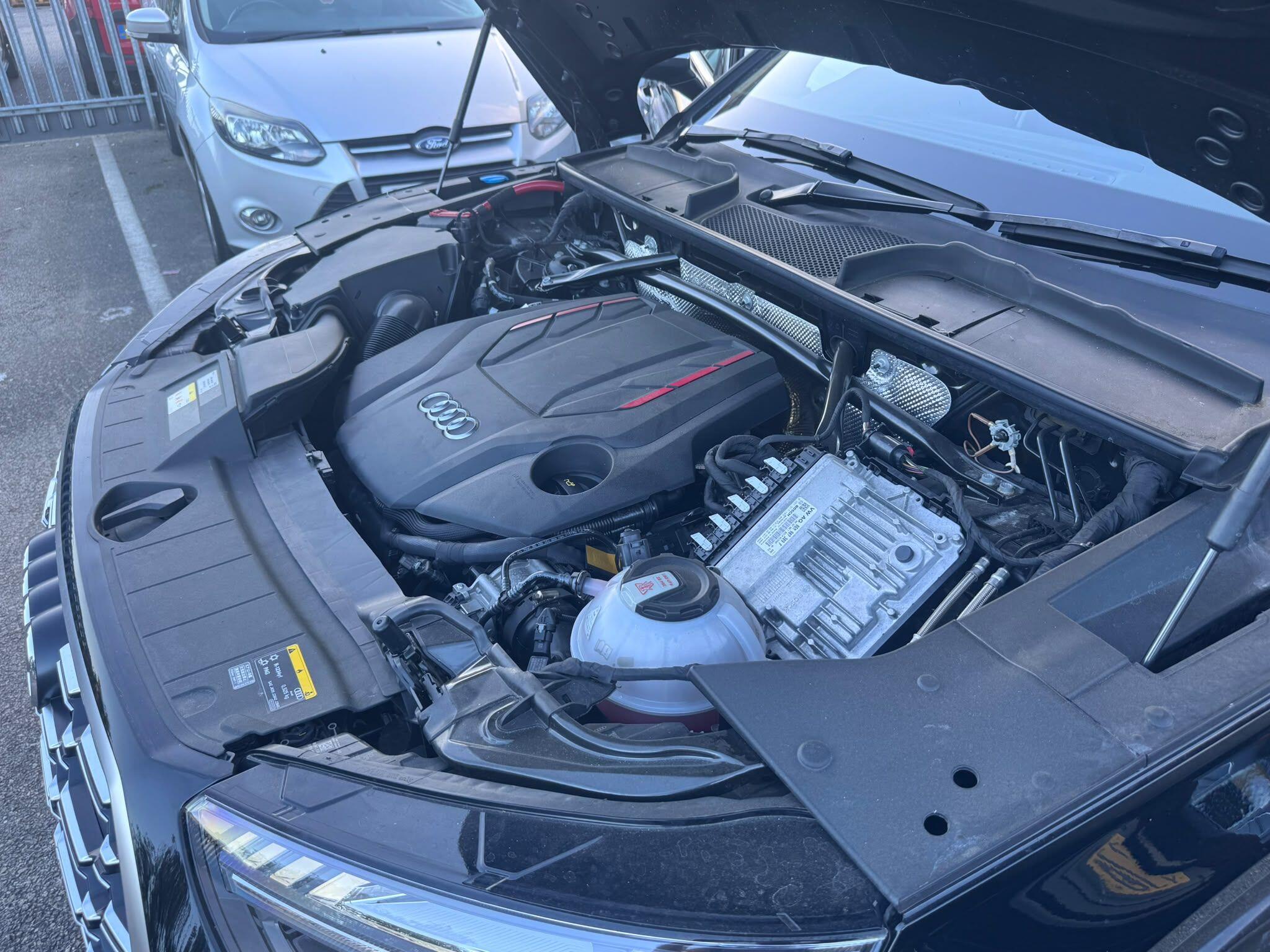 Audi SQ5 view 29
