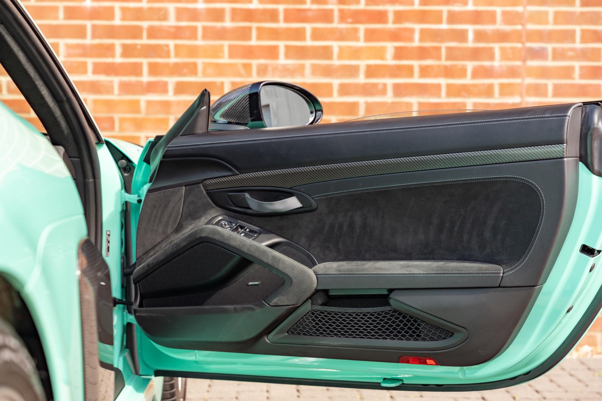 Porsche Cayman view 15