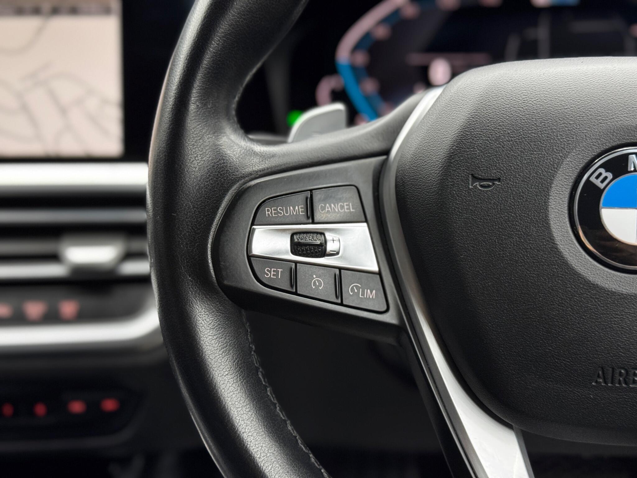 BMW 3 Series view 18