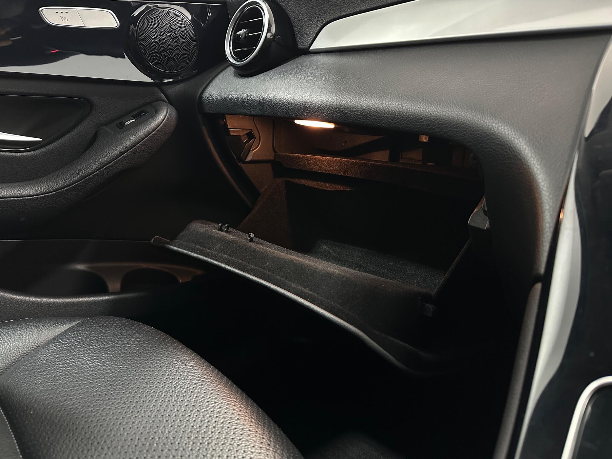 Mercedes-Benz GLC view 29
