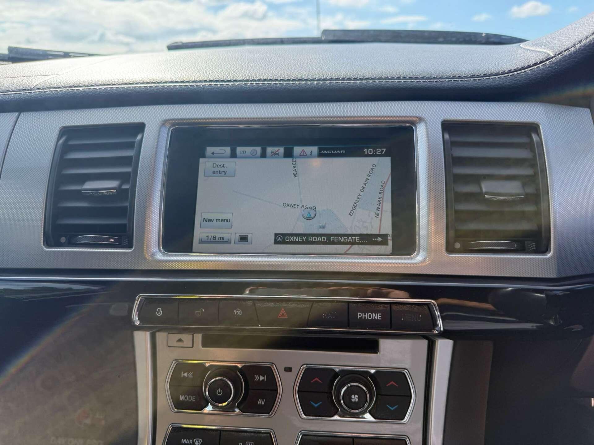 Jaguar XF view 27