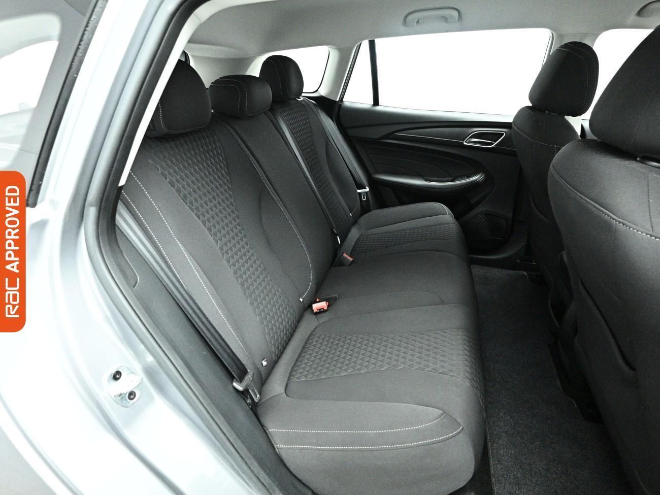 MG MG5 view 13