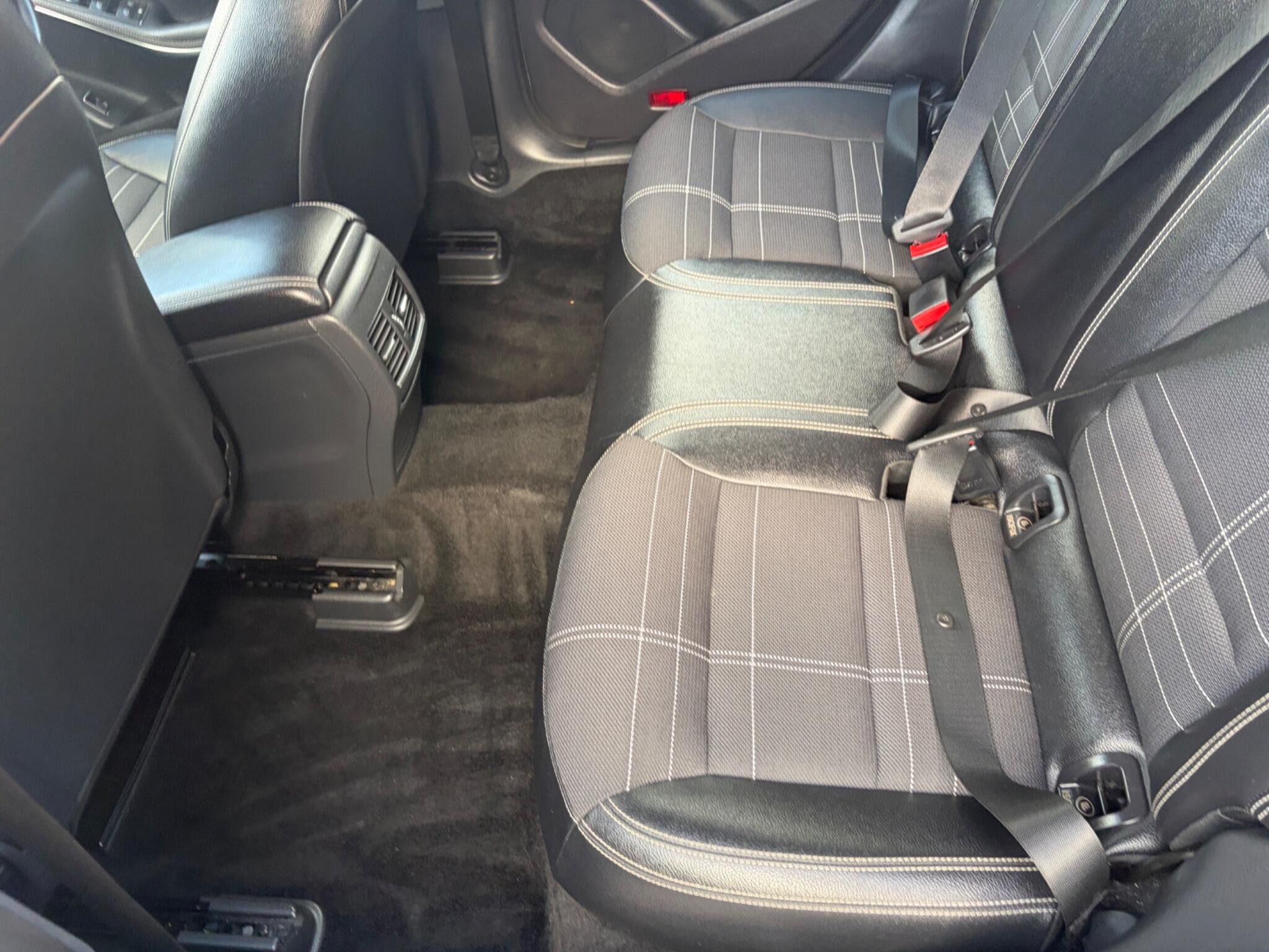 Mercedes-Benz Cla view 67