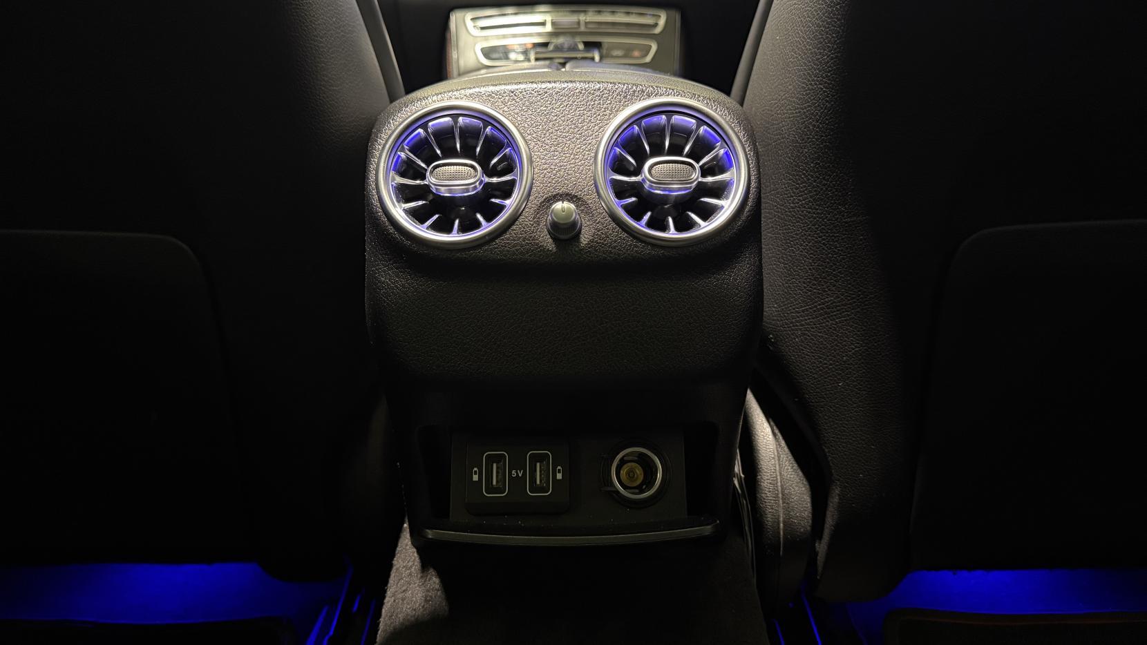 Mercedes-Benz E Class view 36