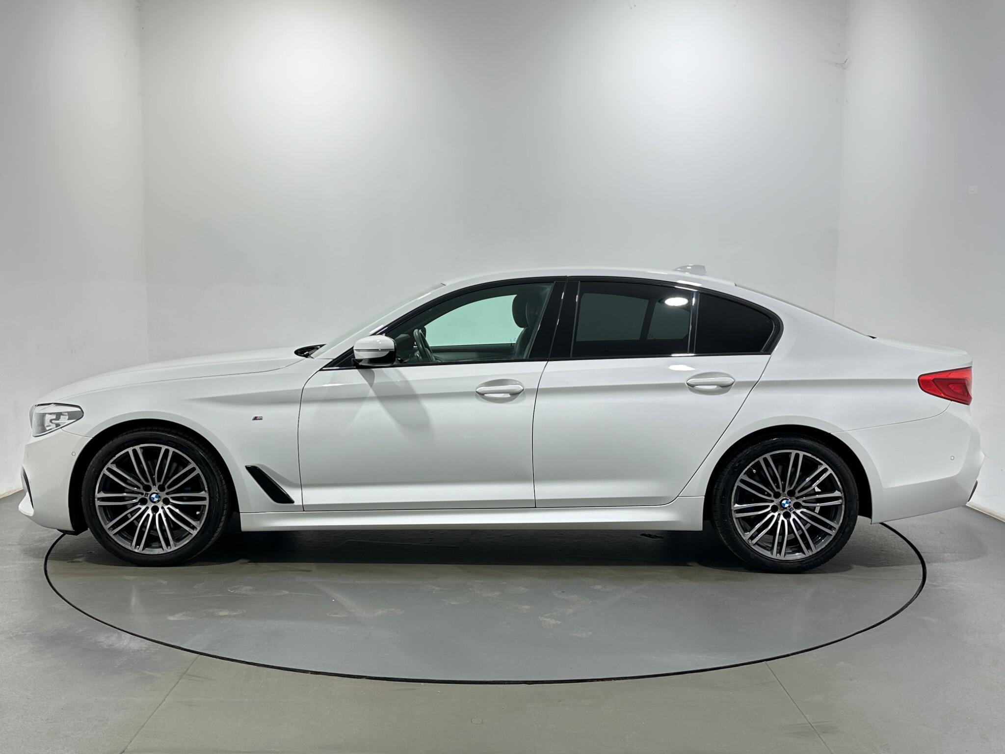 BMW 5 Series view 5