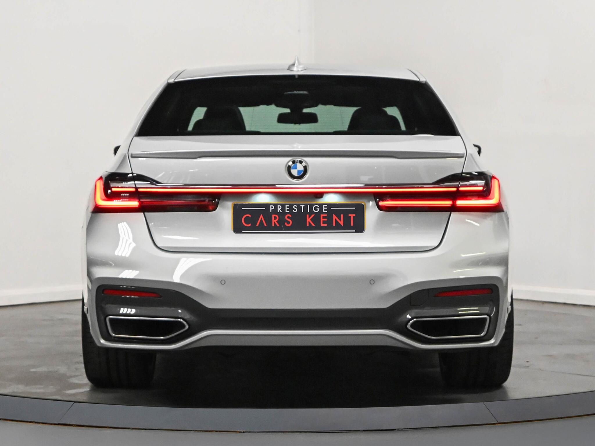 BMW 7 Series view 6