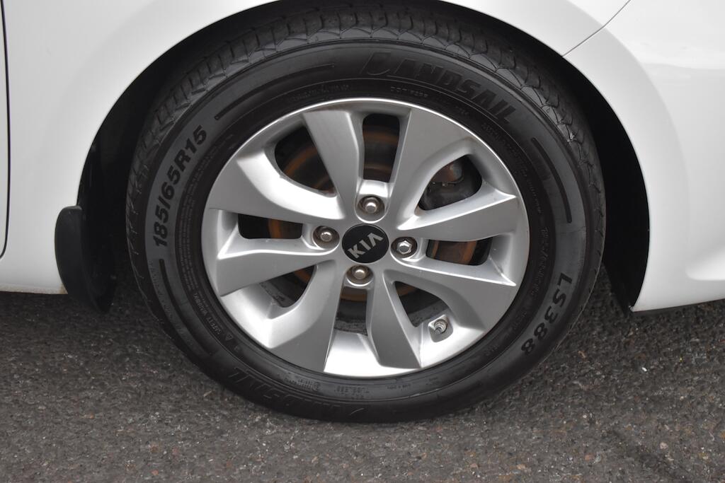 Kia Rio view 68