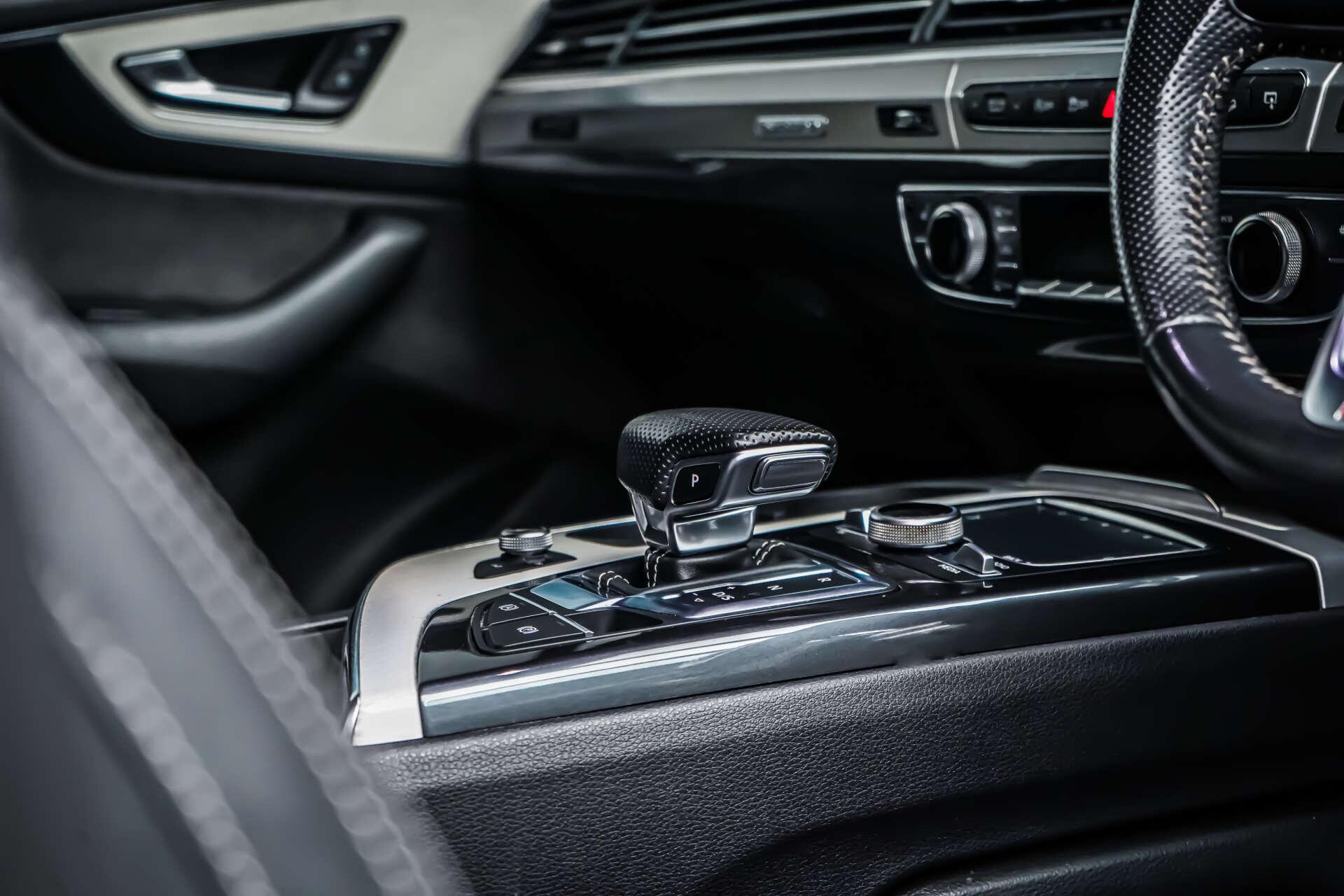 Audi Q7 view 15