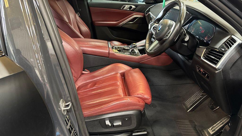 BMW X6 view 2