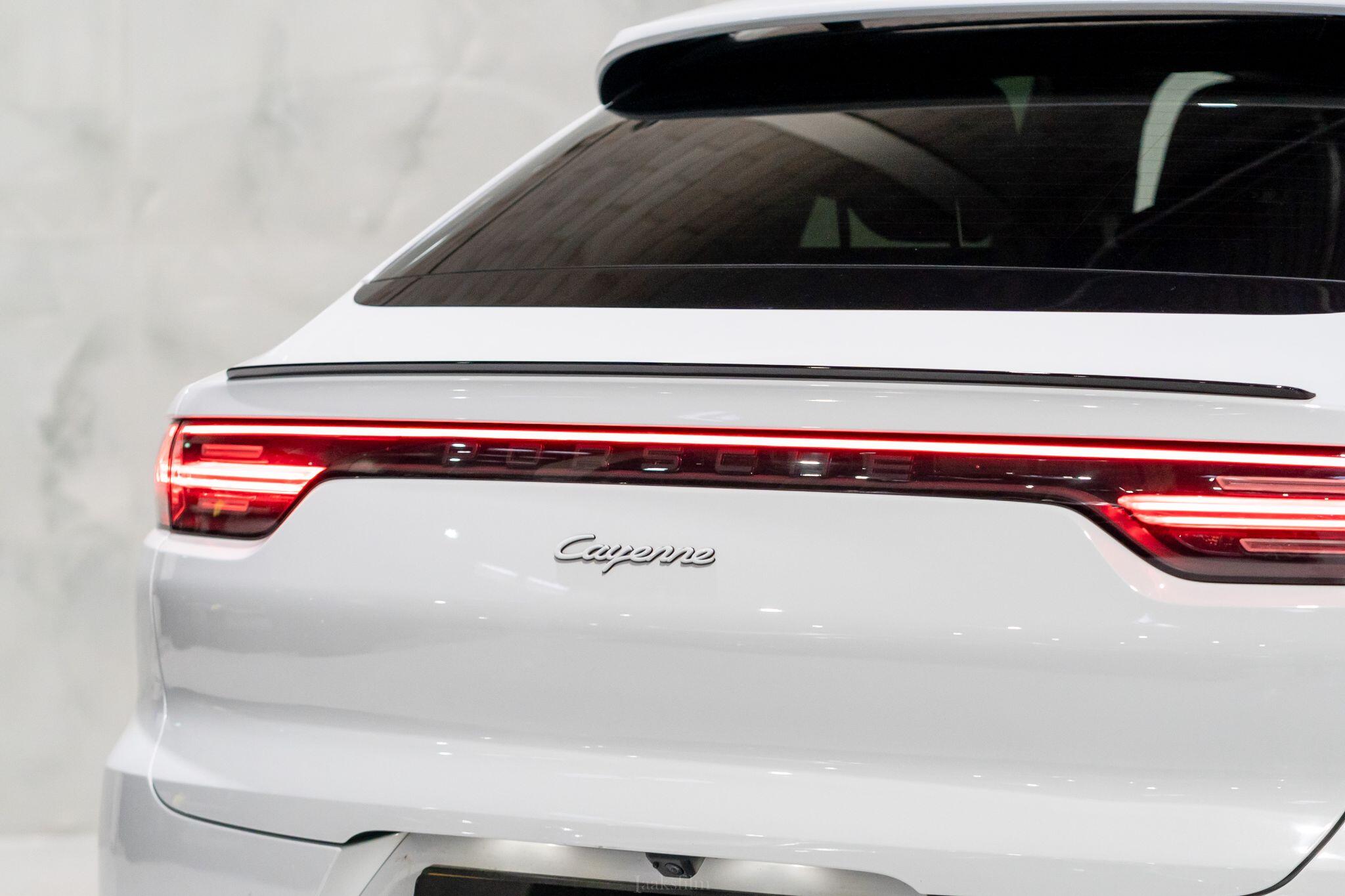 Porsche Cayenne view 39