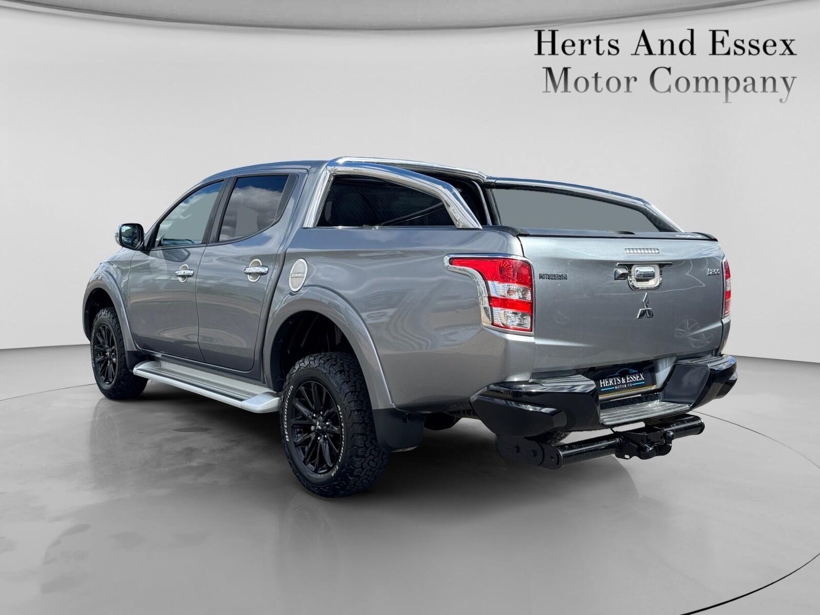 Mitsubishi L200 view 5