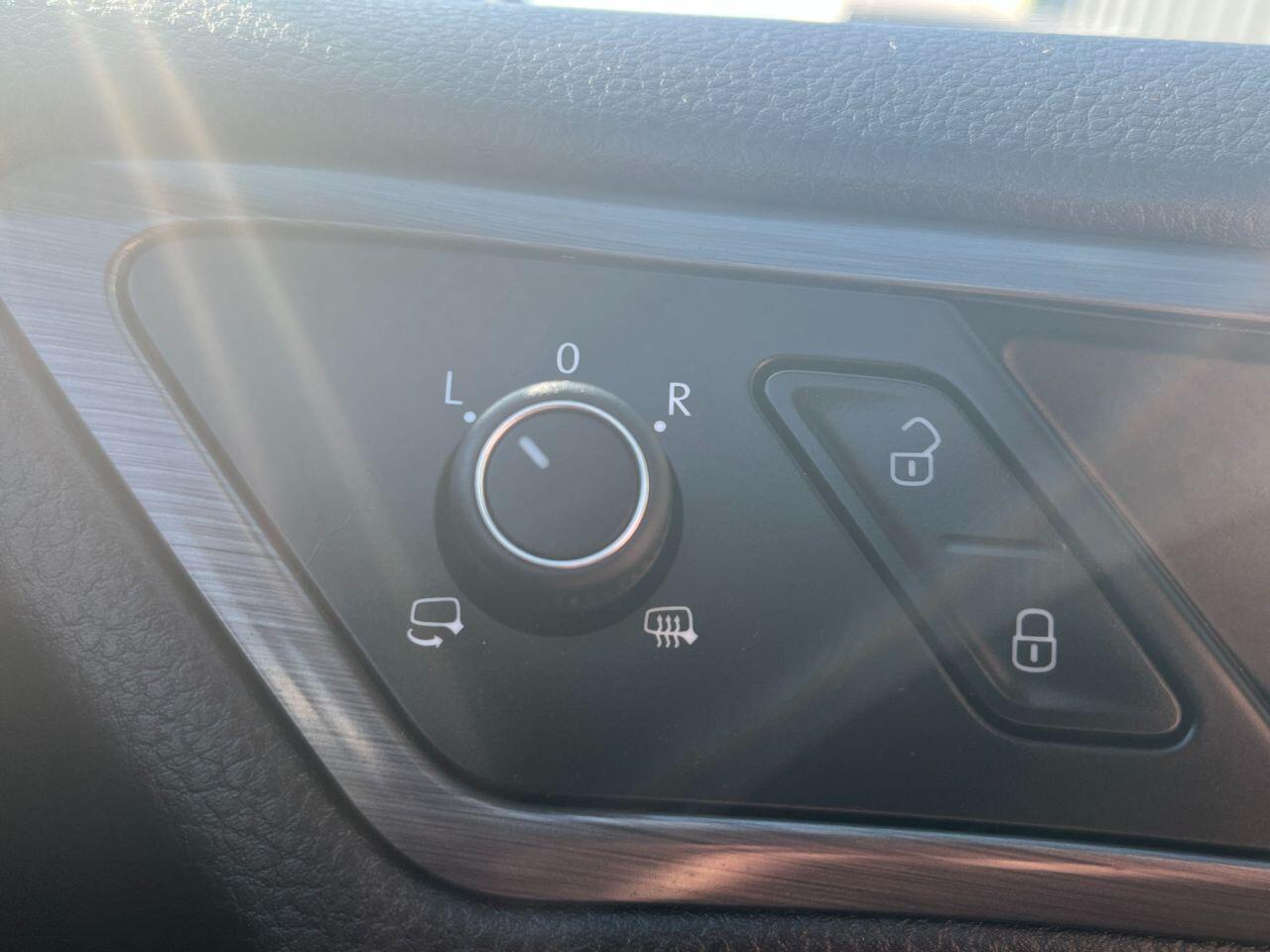Volkswagen Golf view 28