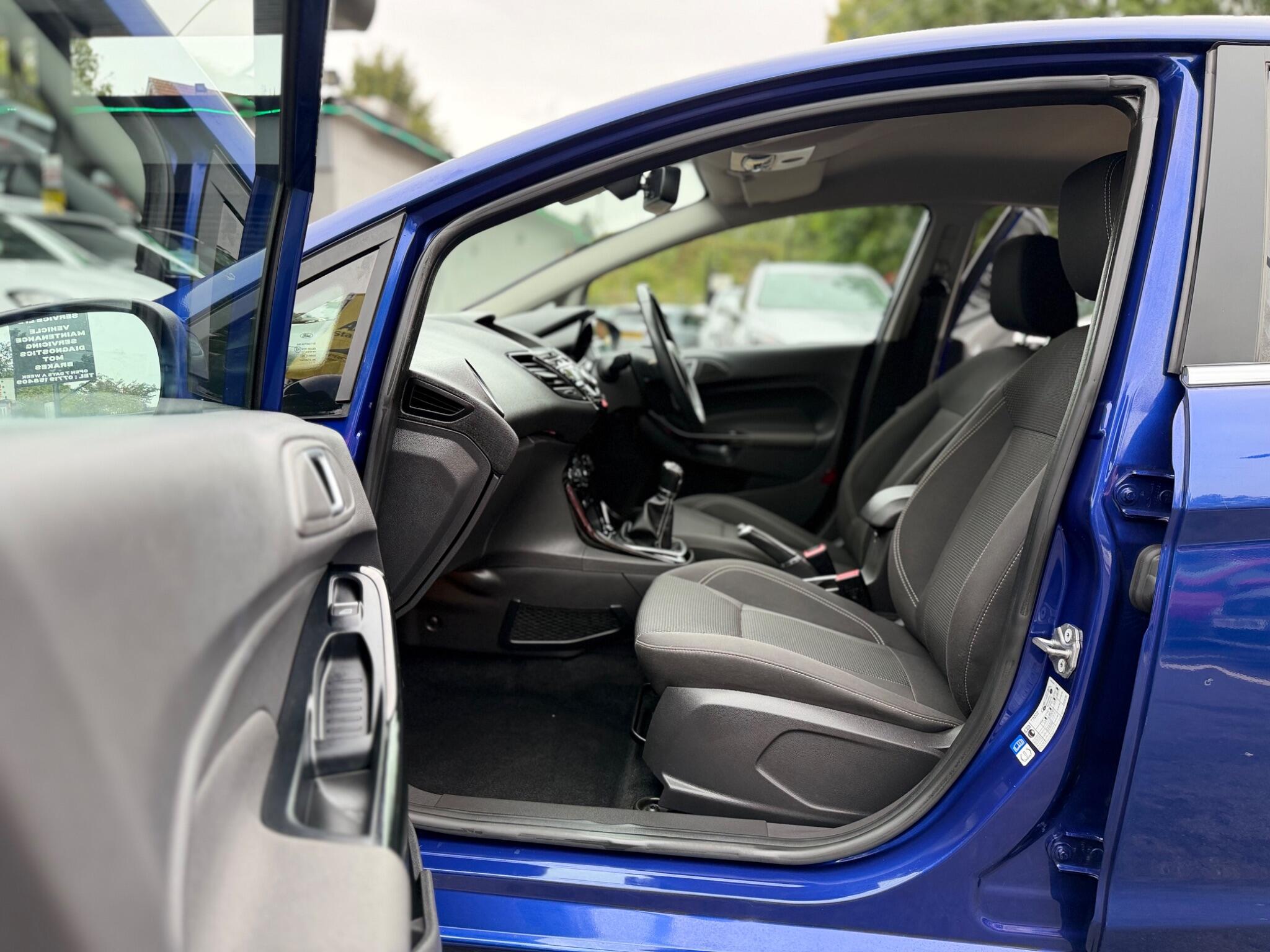 Ford Fiesta view 52