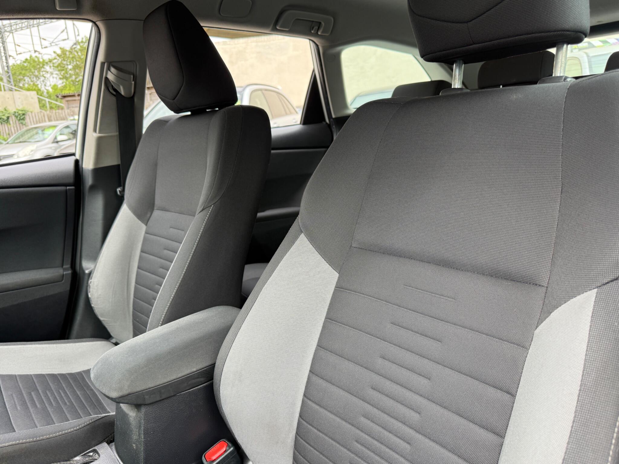 Toyota Auris - Image 45