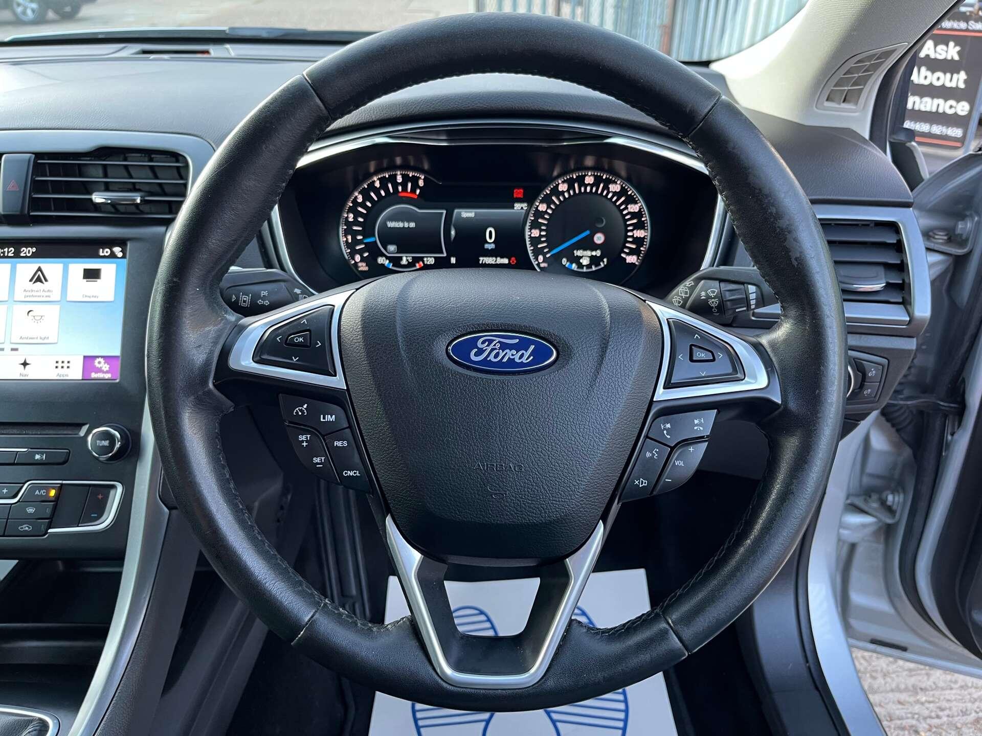 Ford Mondeo view 48