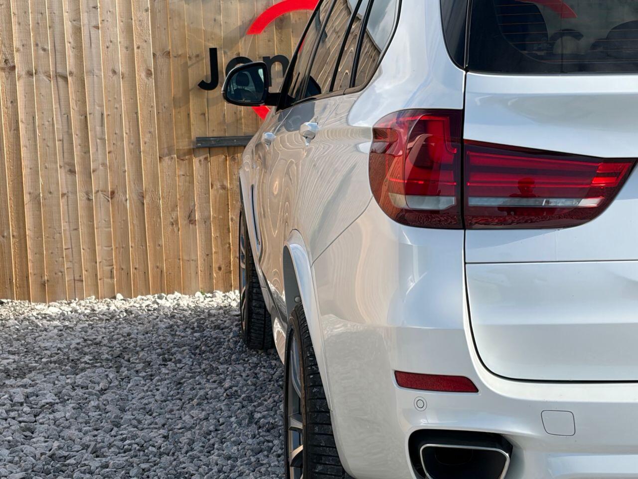BMW X5 view 13