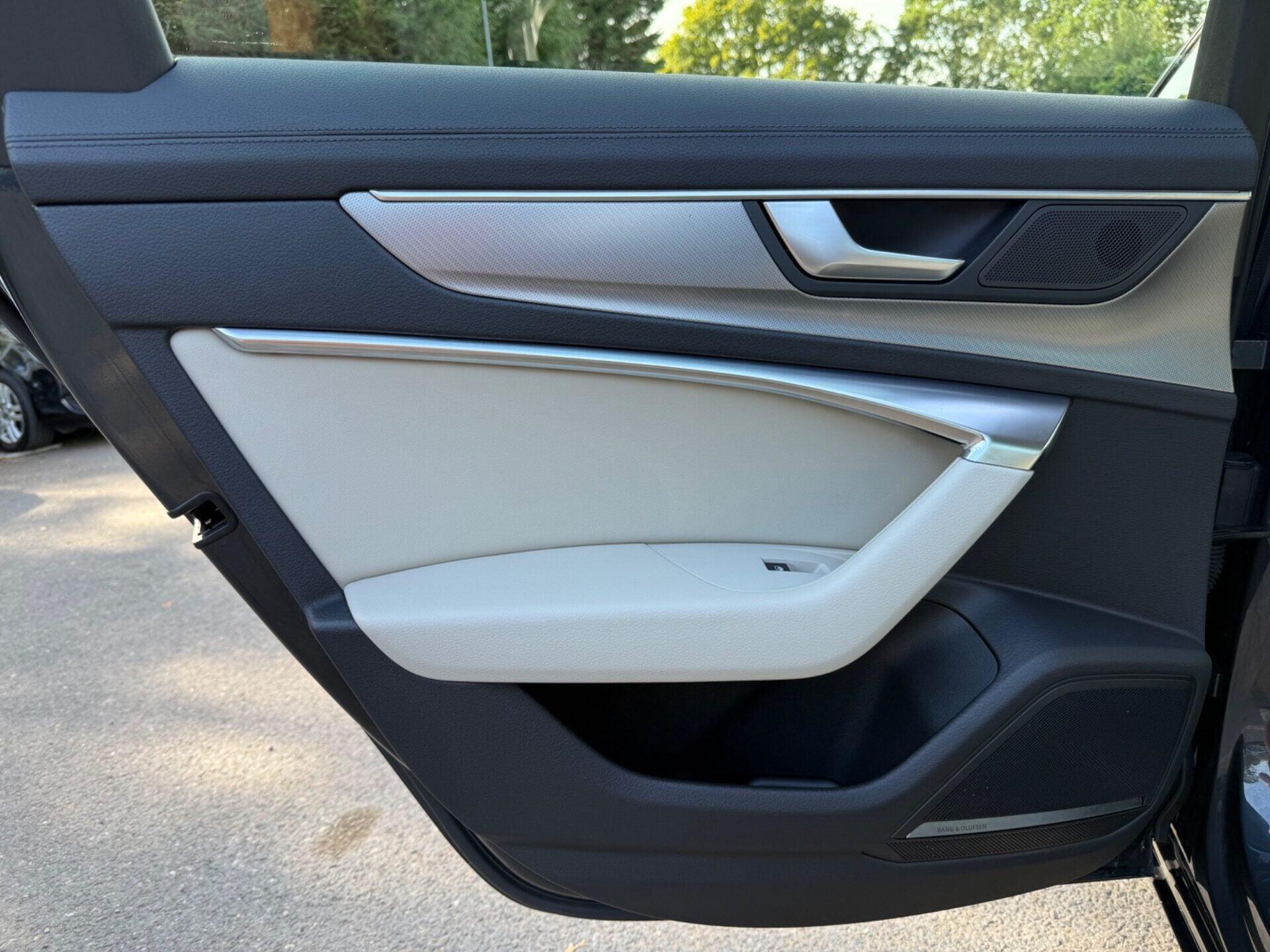 Audi A6 view 28