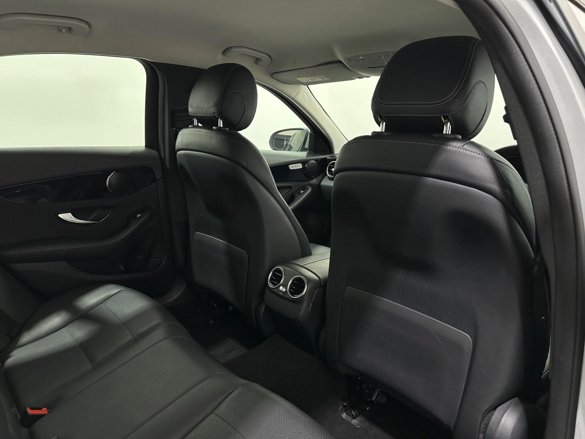 Mercedes-Benz C-Class view 42