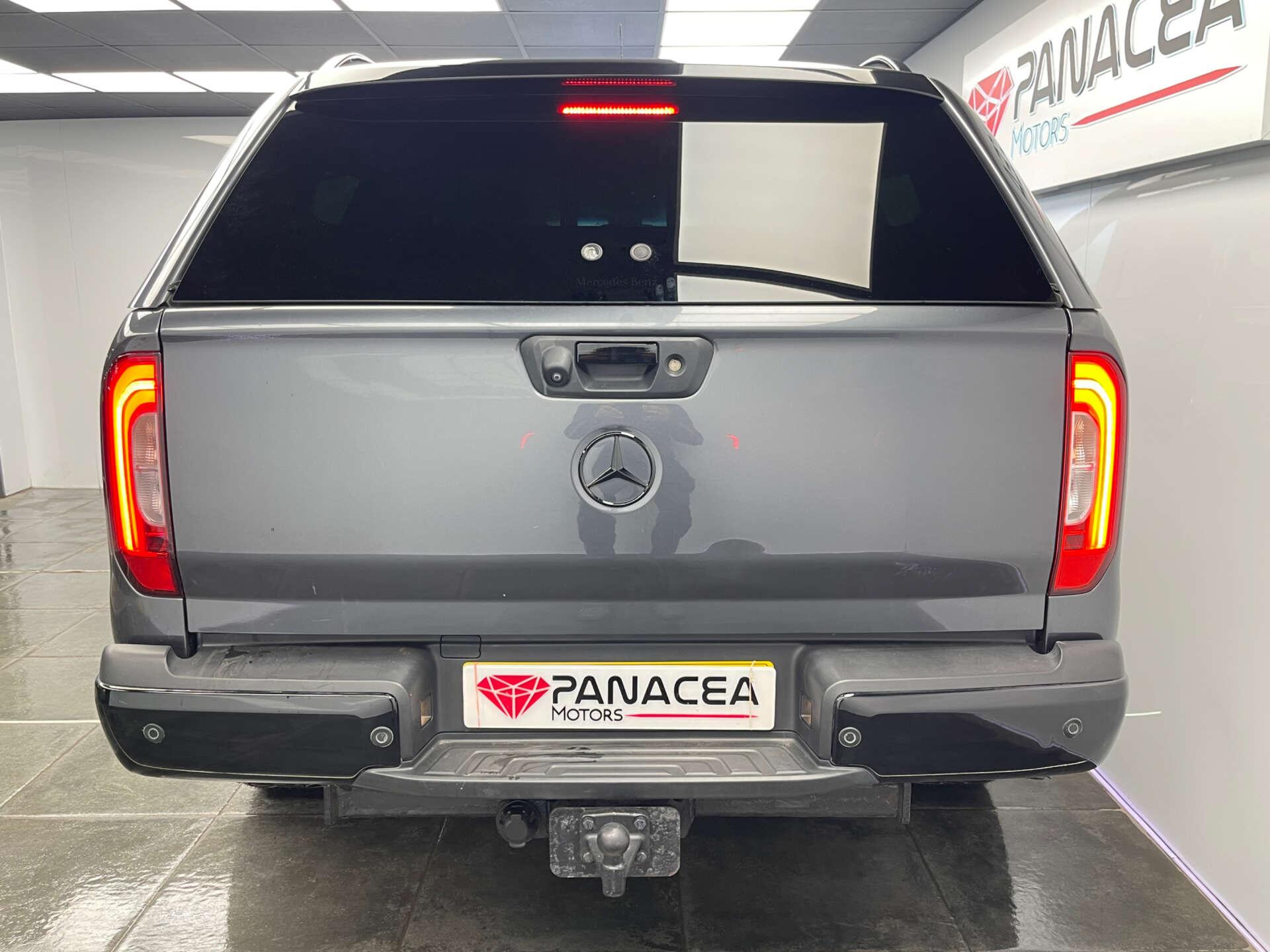 Mercedes-Benz X Class view 38