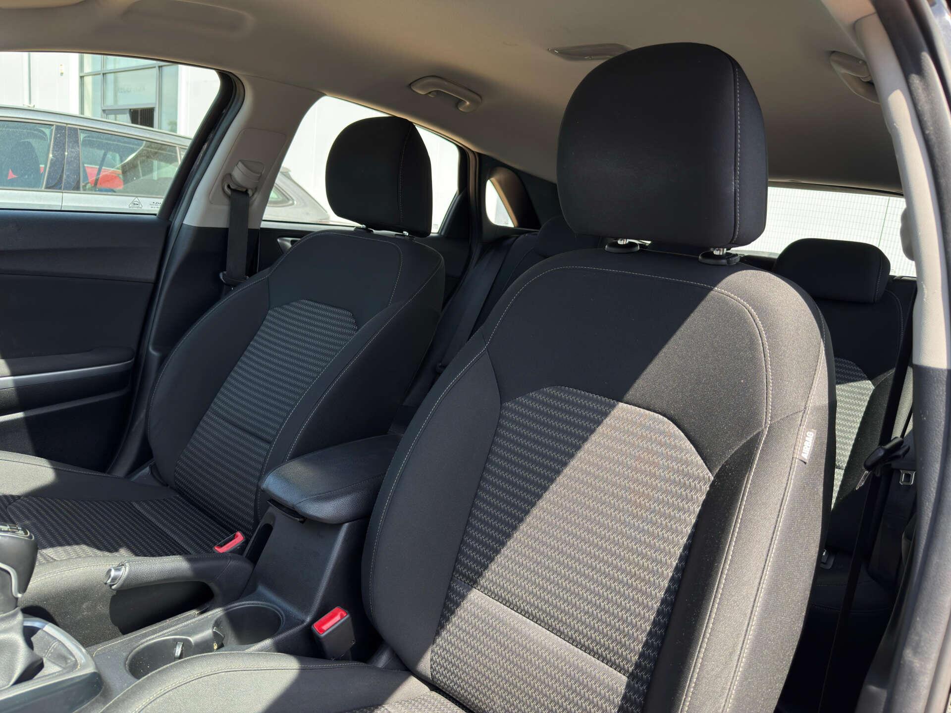 Kia Ceed view 64