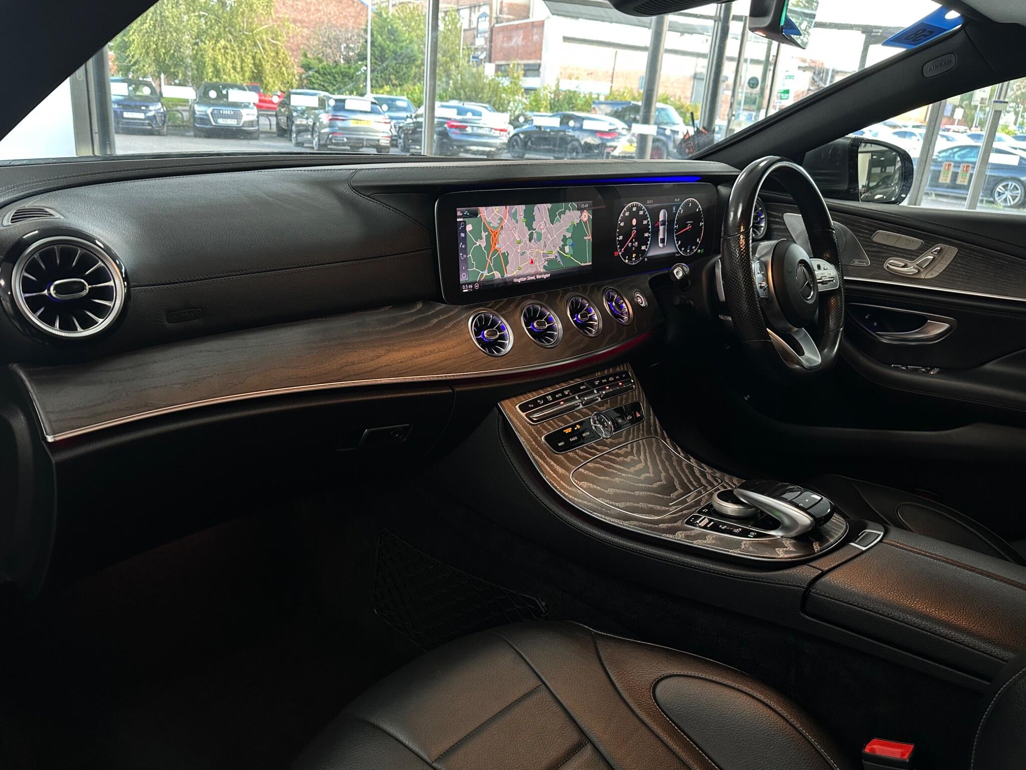 Mercedes-Benz CLS view 40