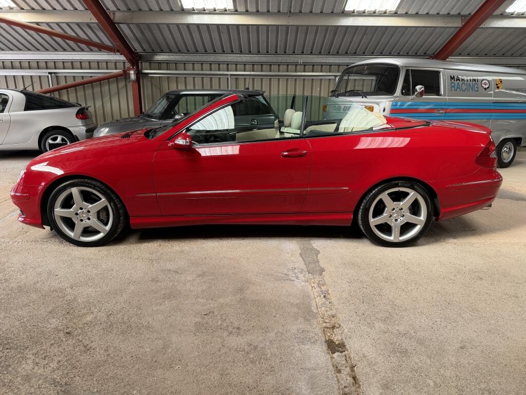Mercedes-Benz CLK view 3