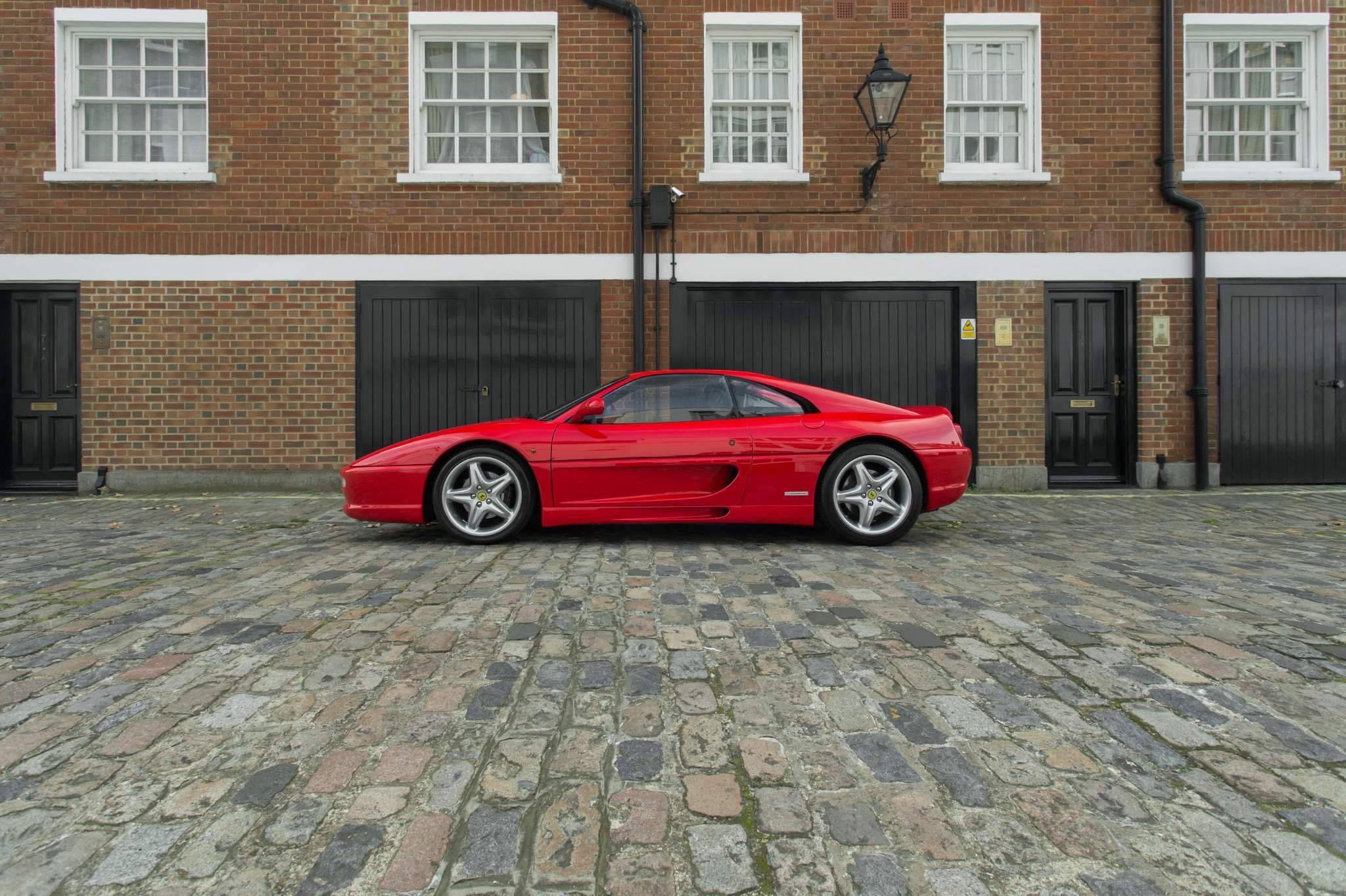 Ferrari F355 view 10