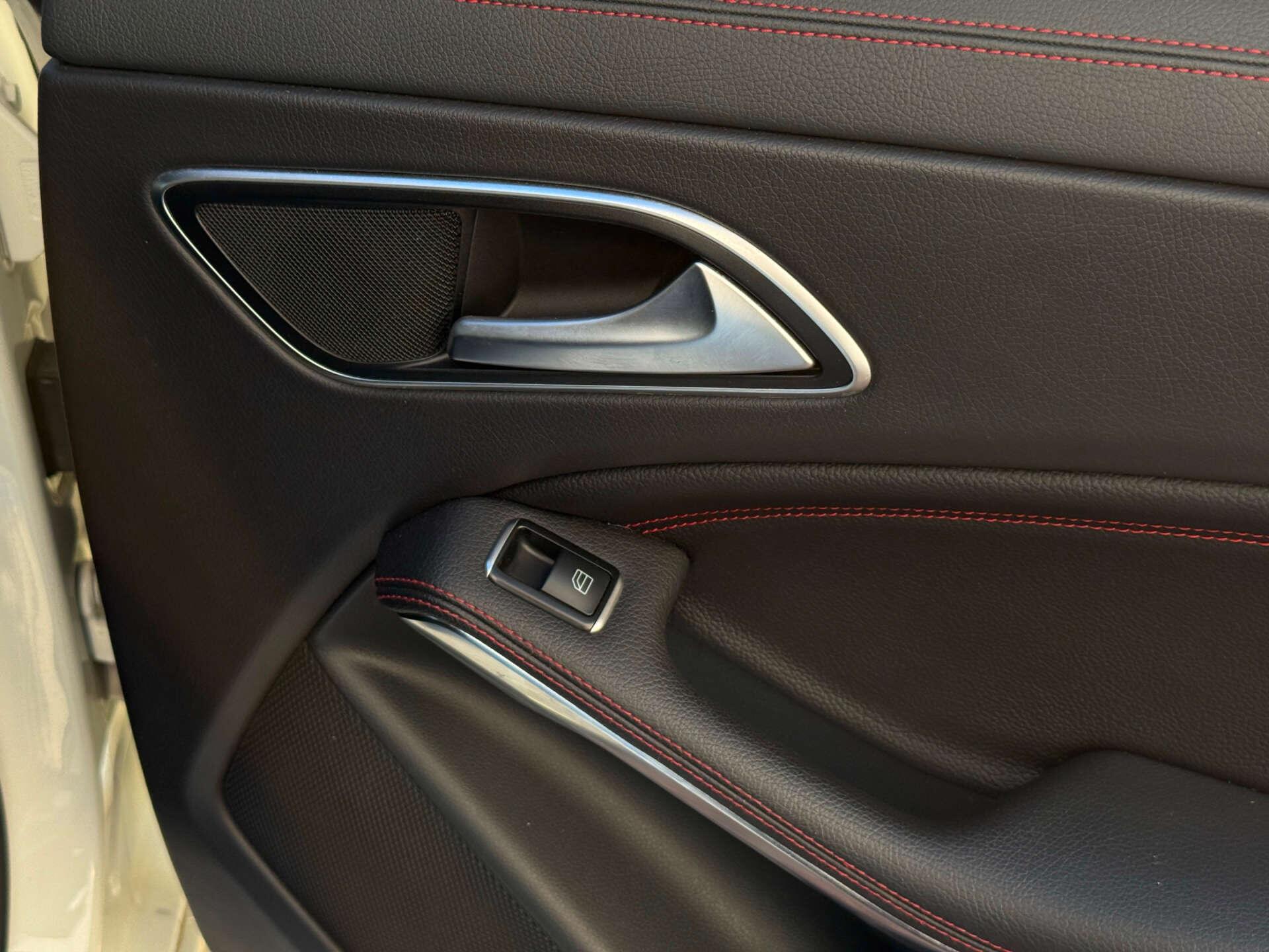 Mercedes-Benz Cla view 32
