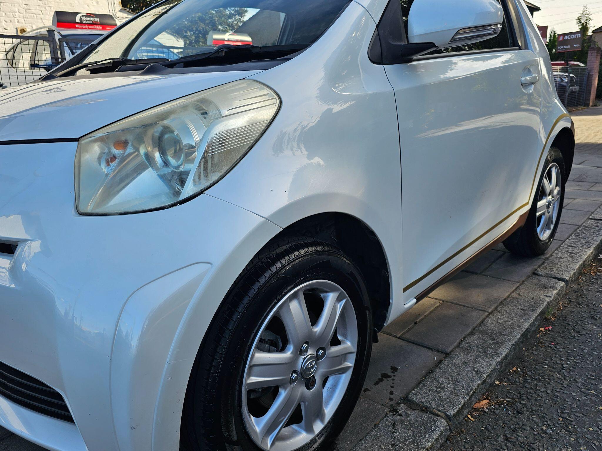 Toyota Iq view 16