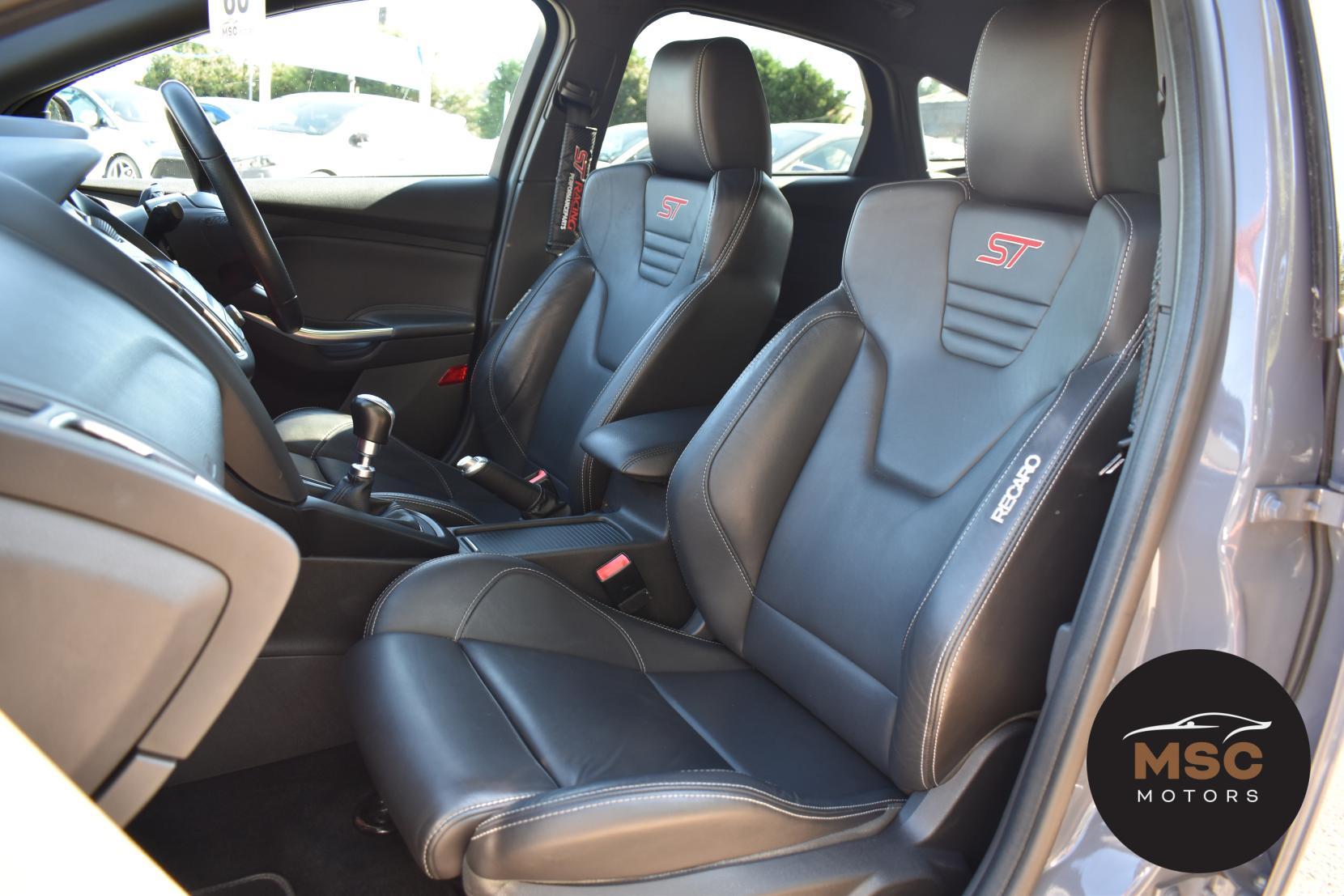 Ford Focus view 37
