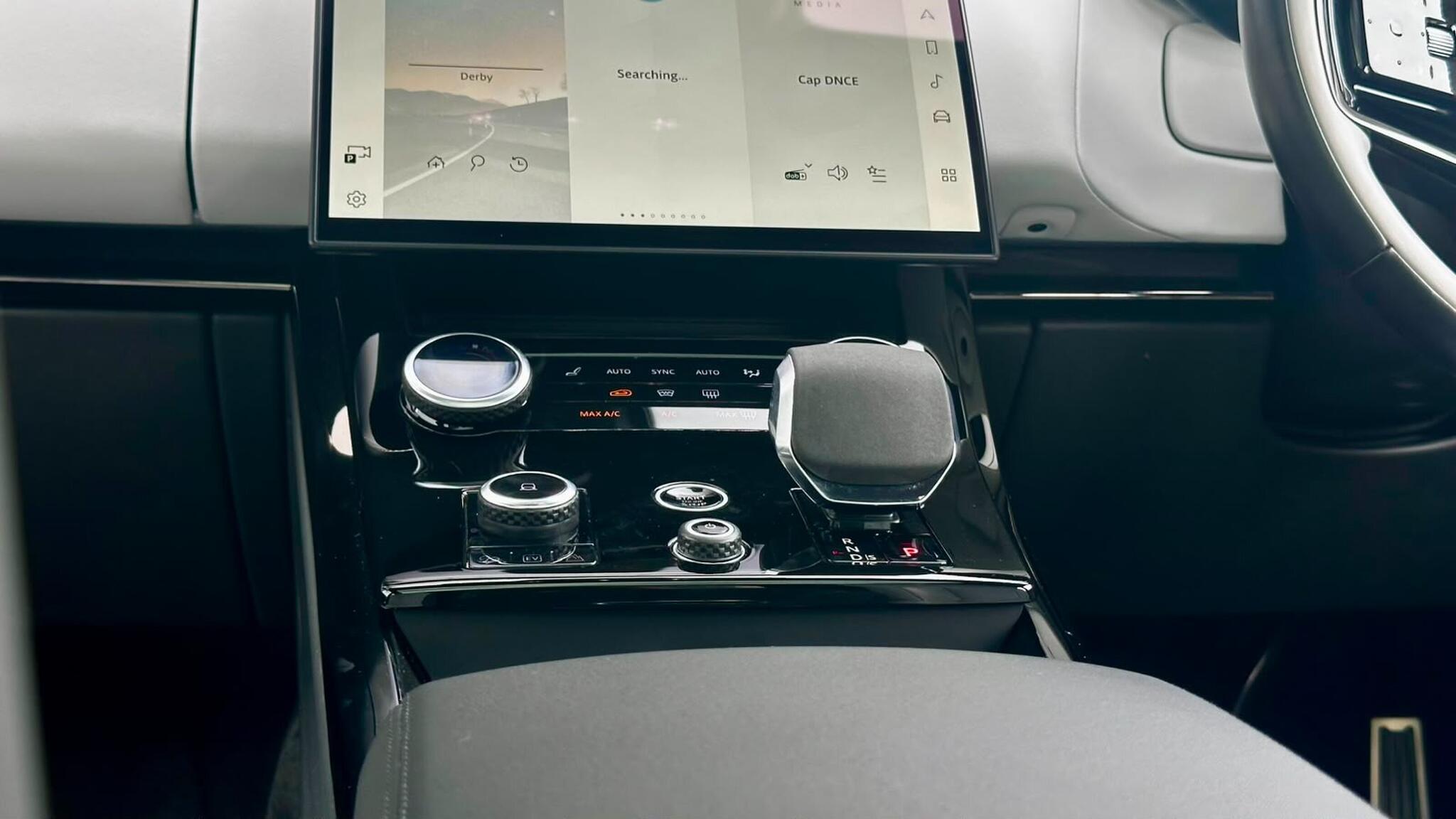 Land Rover Range Rover view 29