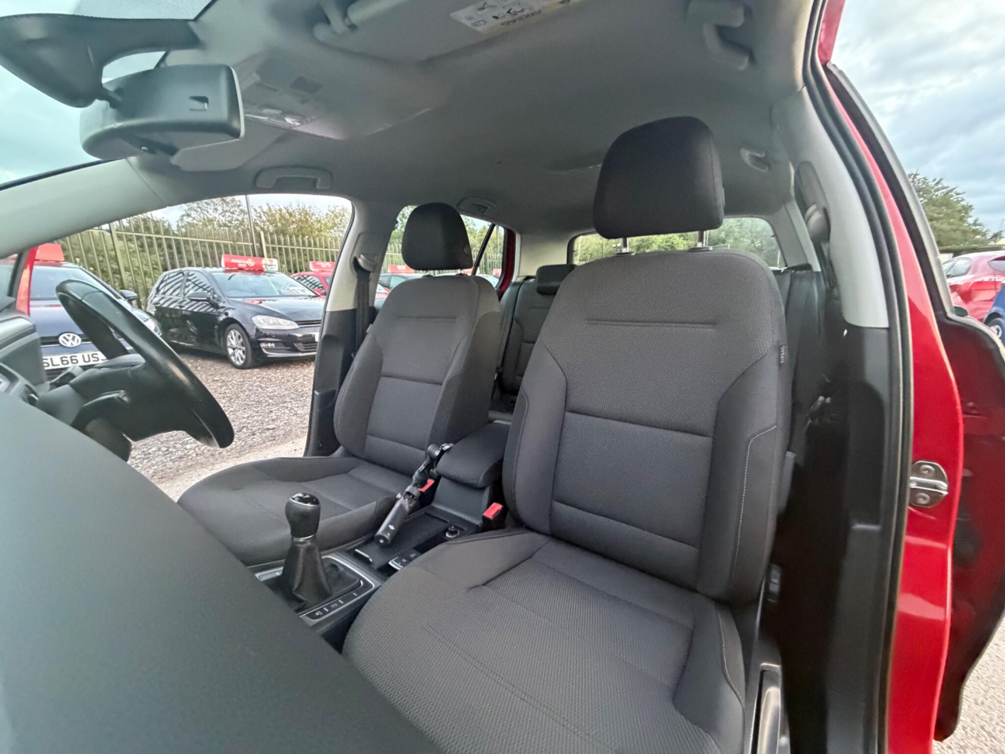 Volkswagen Golf view 58