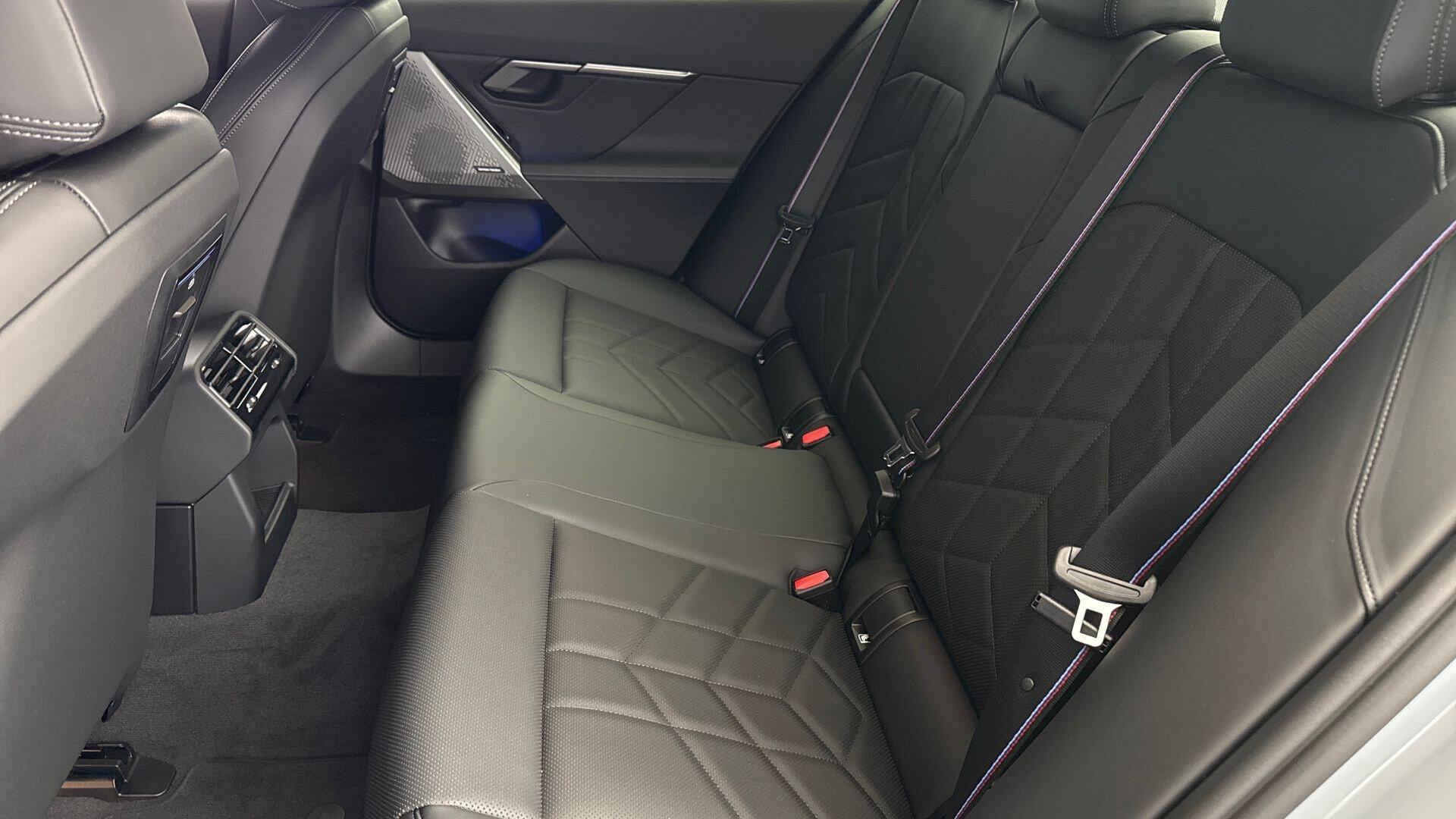 BMW i5 view 12