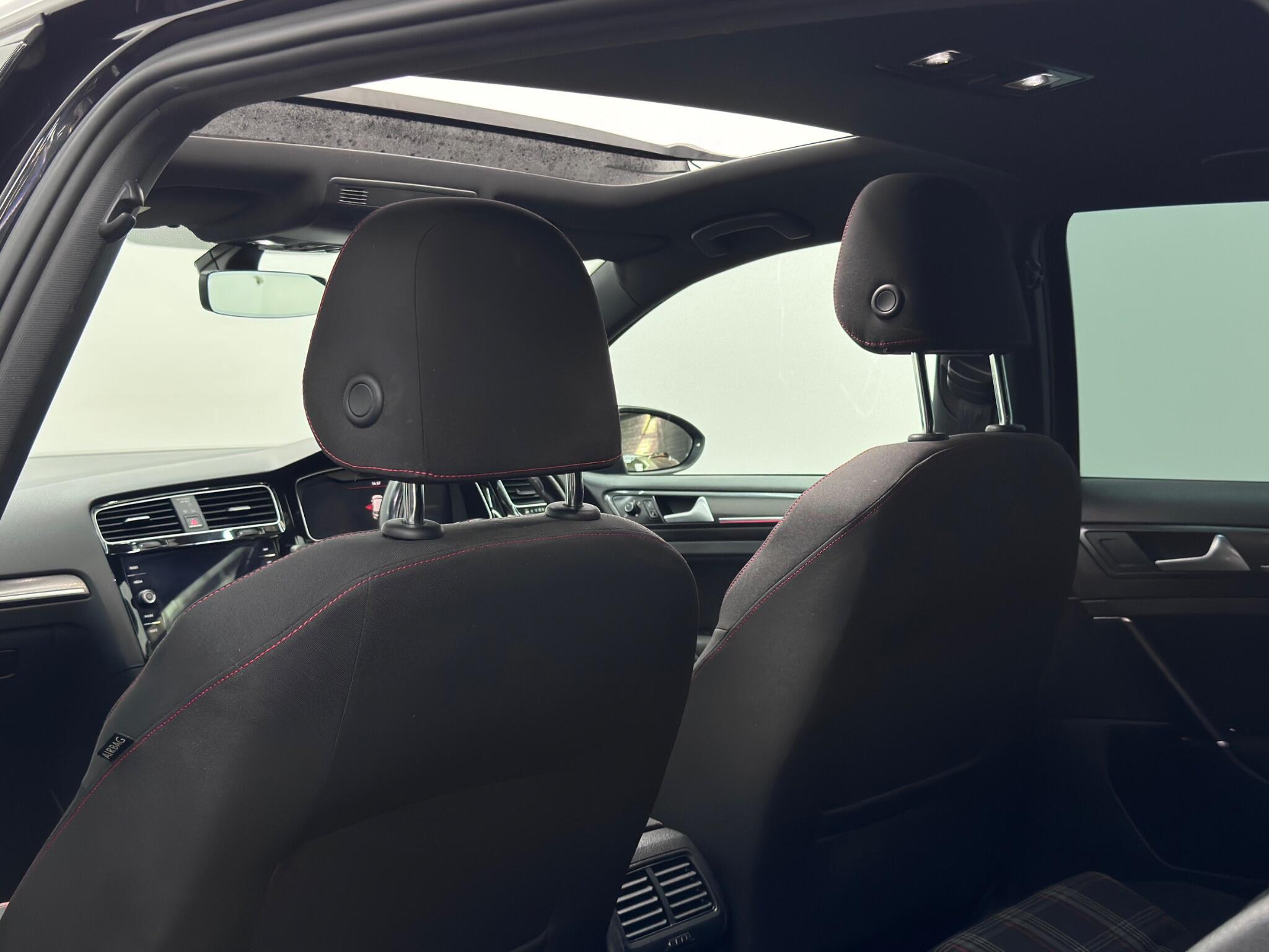 Volkswagen Golf view 57
