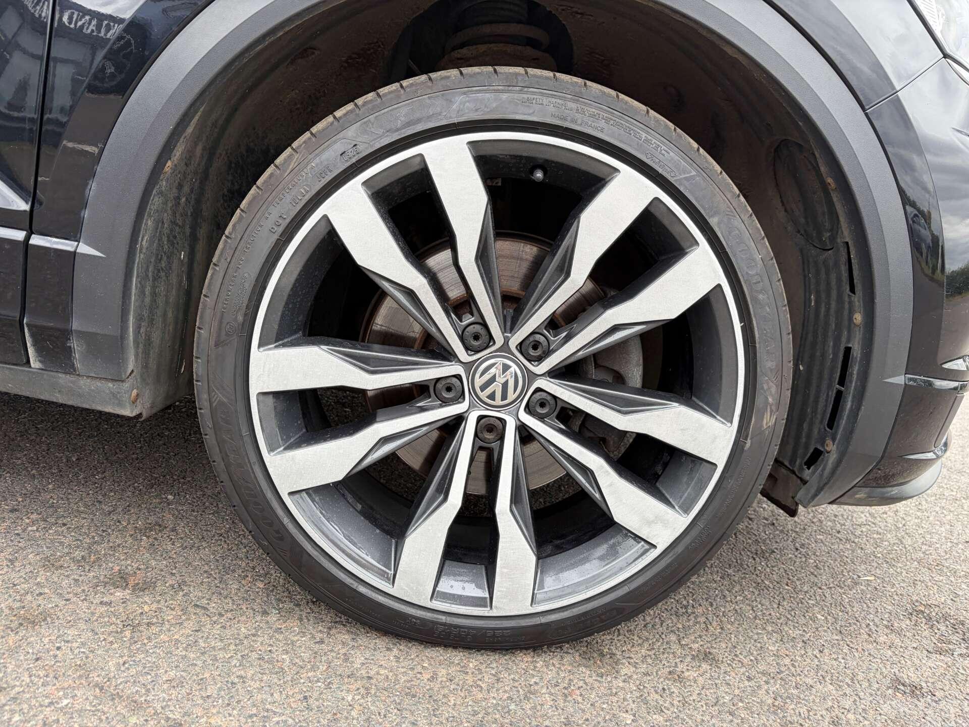 Volkswagen T-Roc view 11
