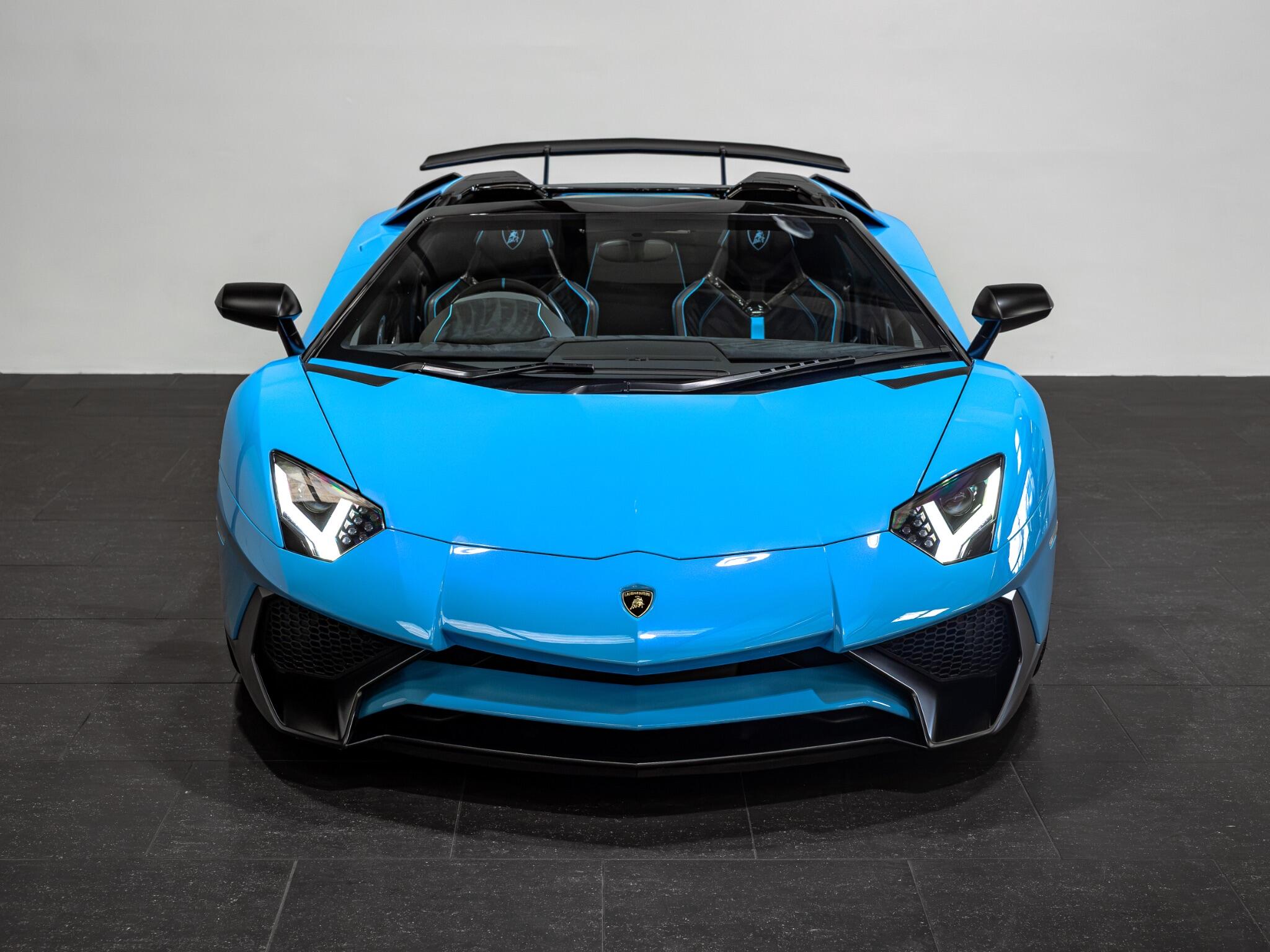 Lamborghini Aventador view 13