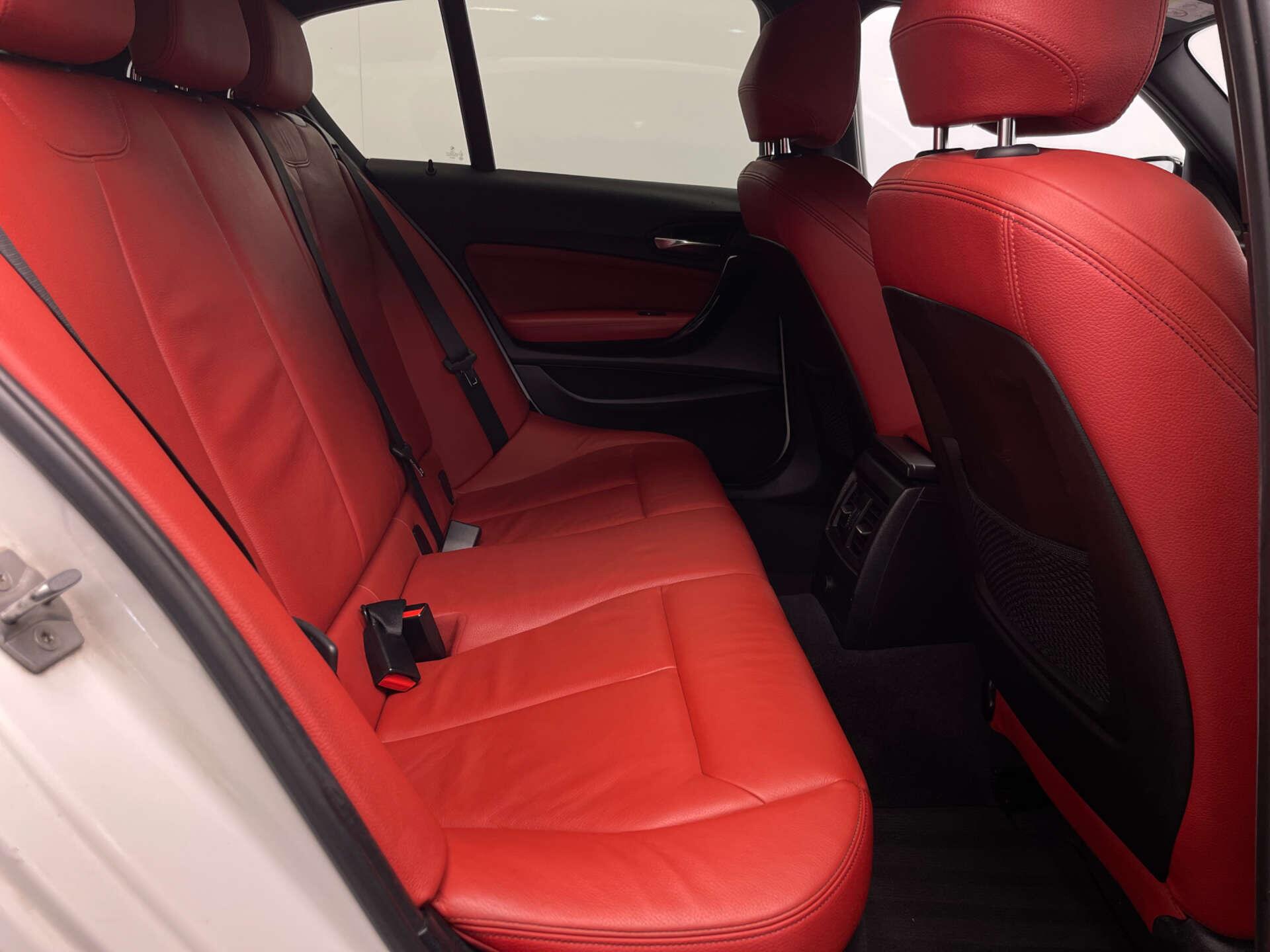 BMW 1 Series view 13