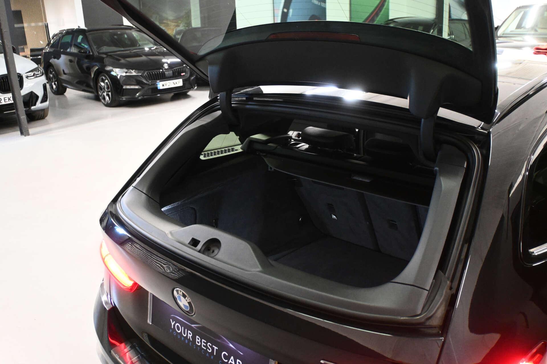 BMW 3 Series view 35