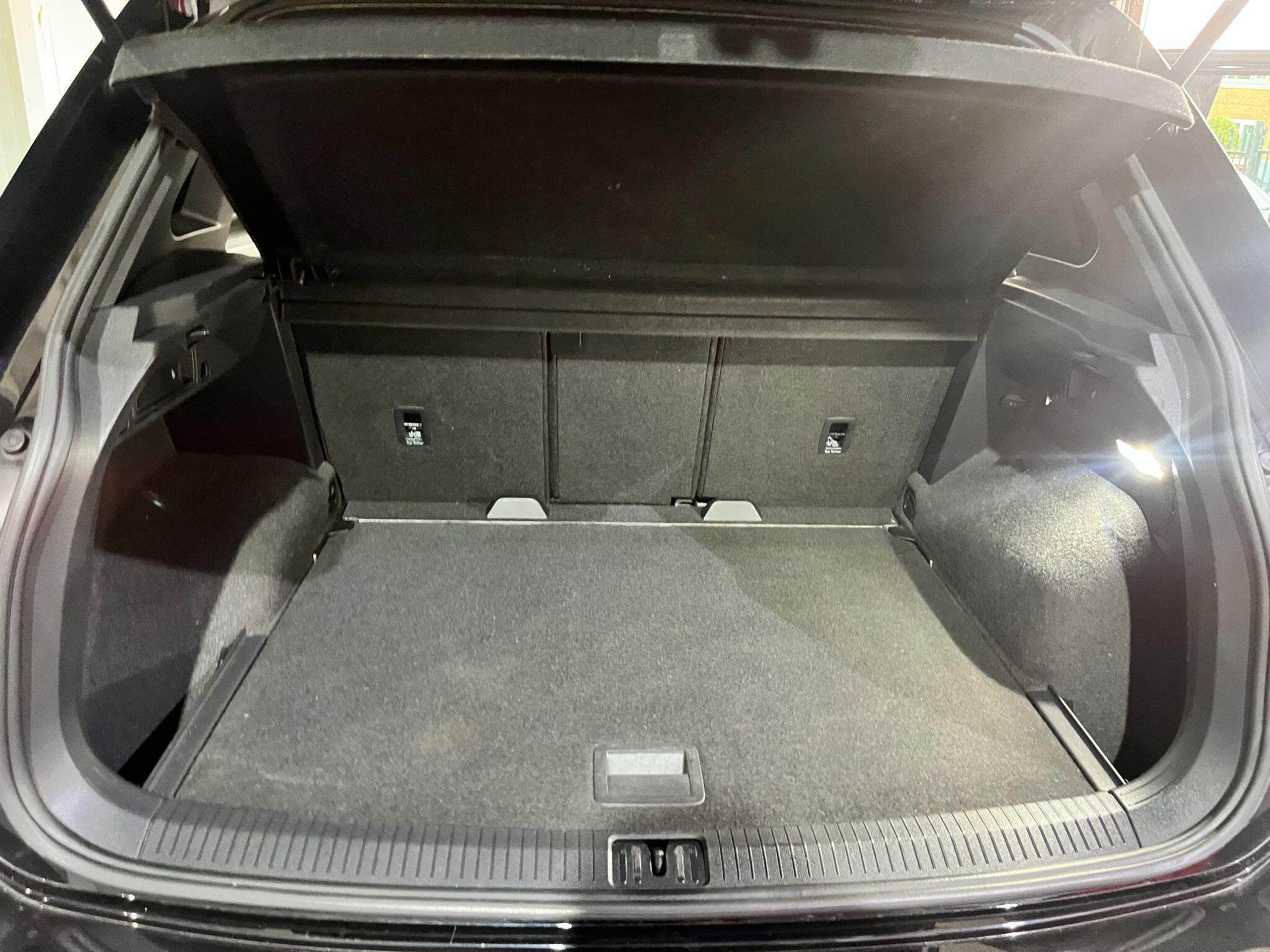 Volkswagen Tiguan view 16