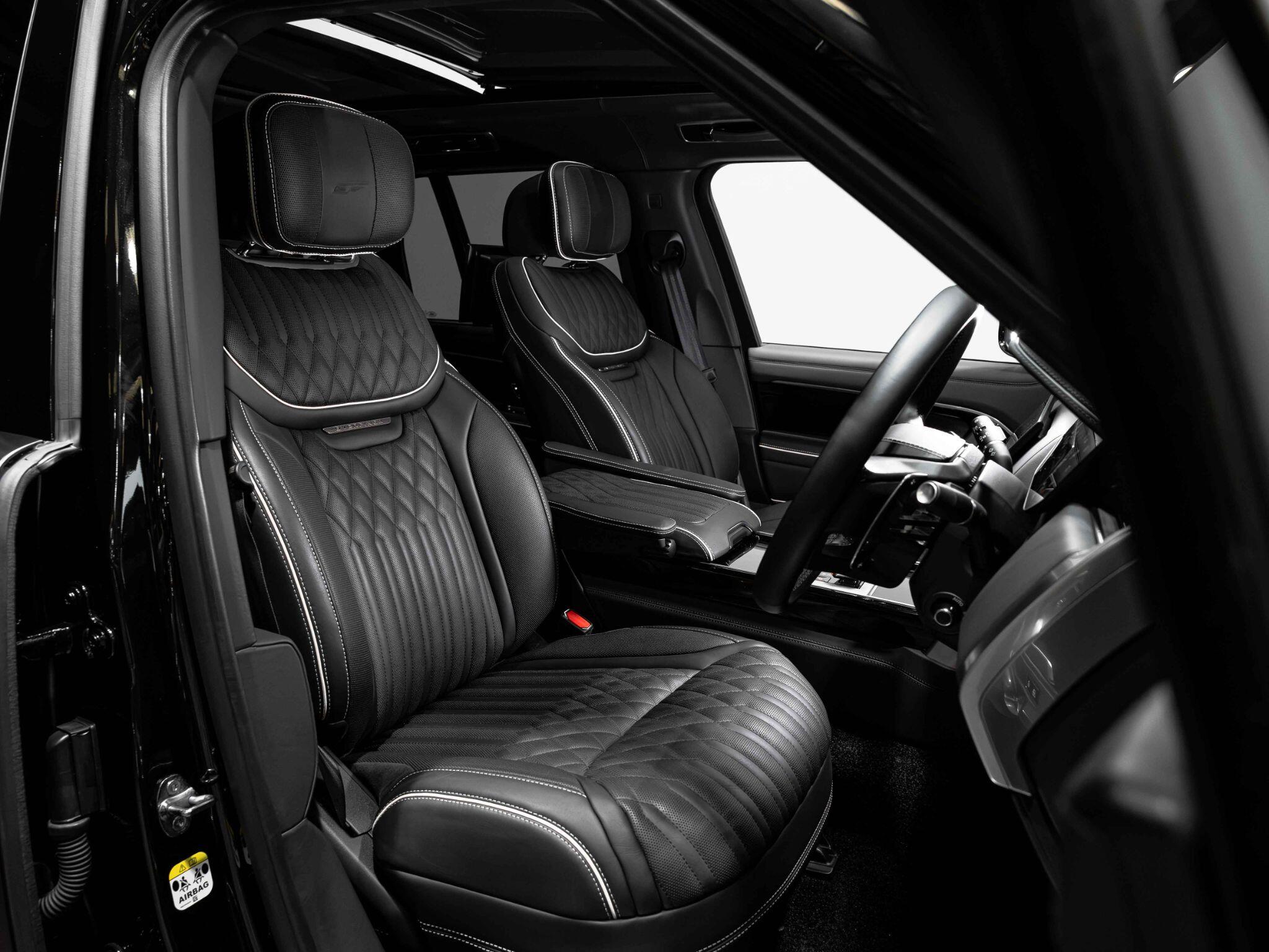 Land Rover Range Rover view 2