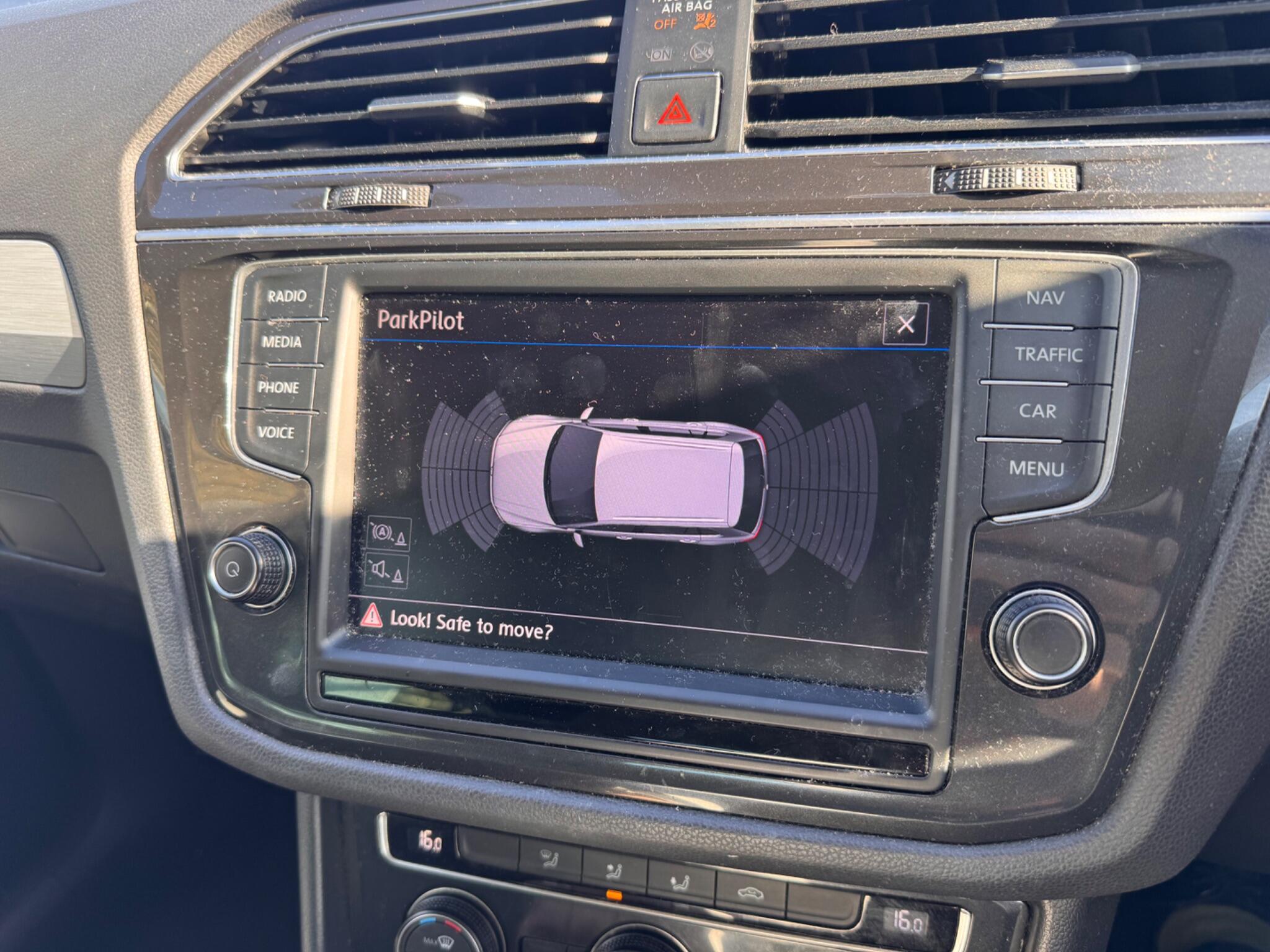 Volkswagen Tiguan view 13