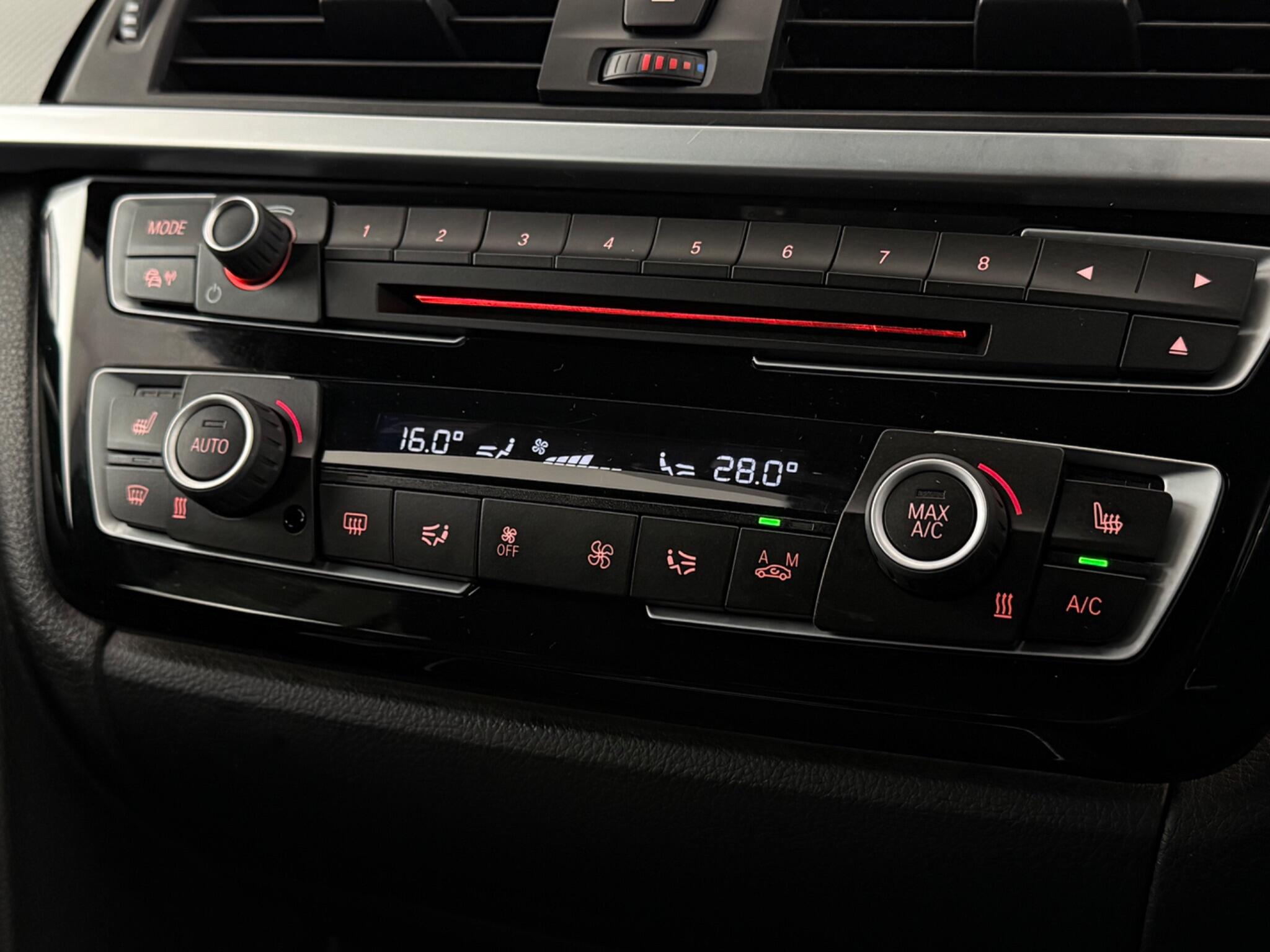 BMW 3 Series view 26
