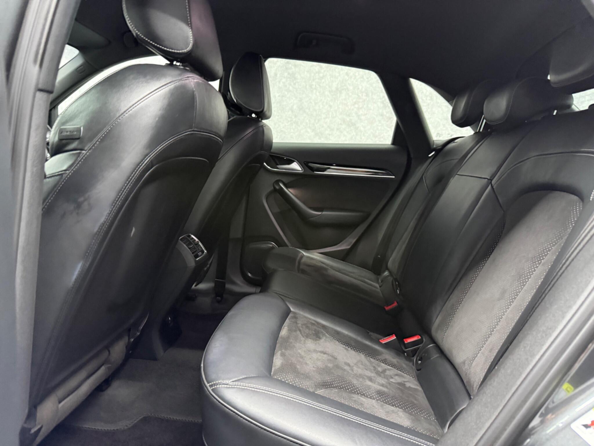 Audi Q3 view 9