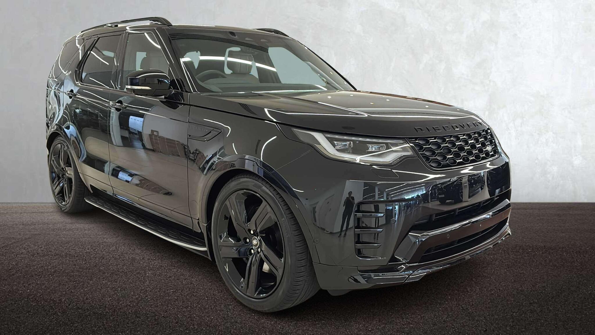 Land Rover Discovery in Black for sale