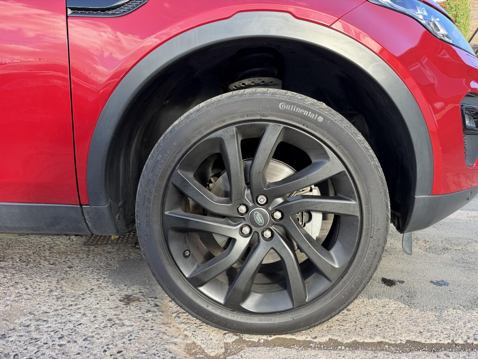 Land Rover Discovery Sport view 50